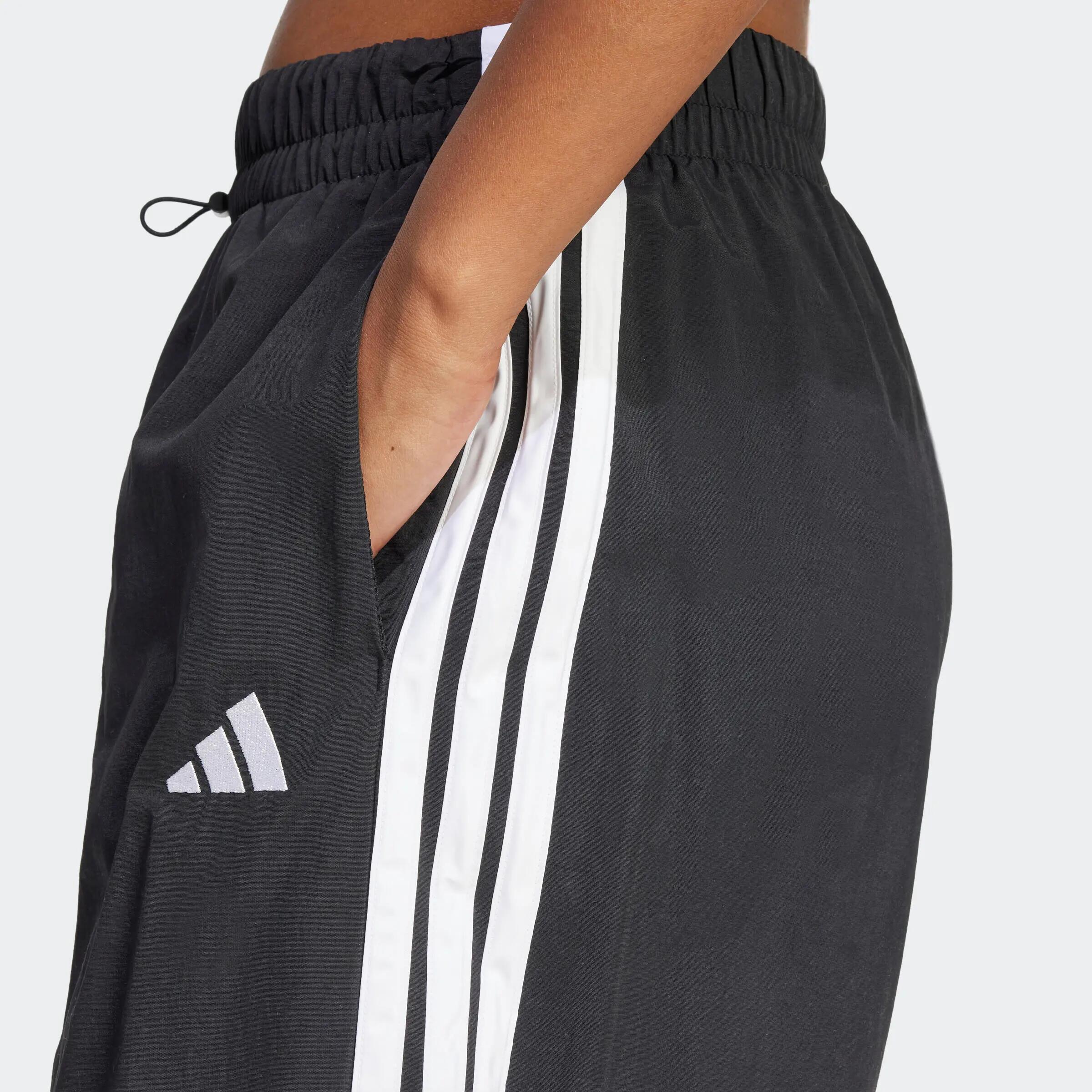 Second Life - Spodnie damskie ADIDAS - Stan Doskonały 2/6