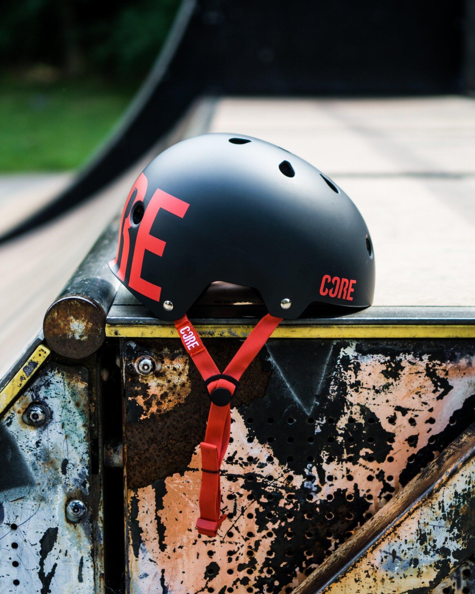 CORE Street Helmet Red/Black 4/5