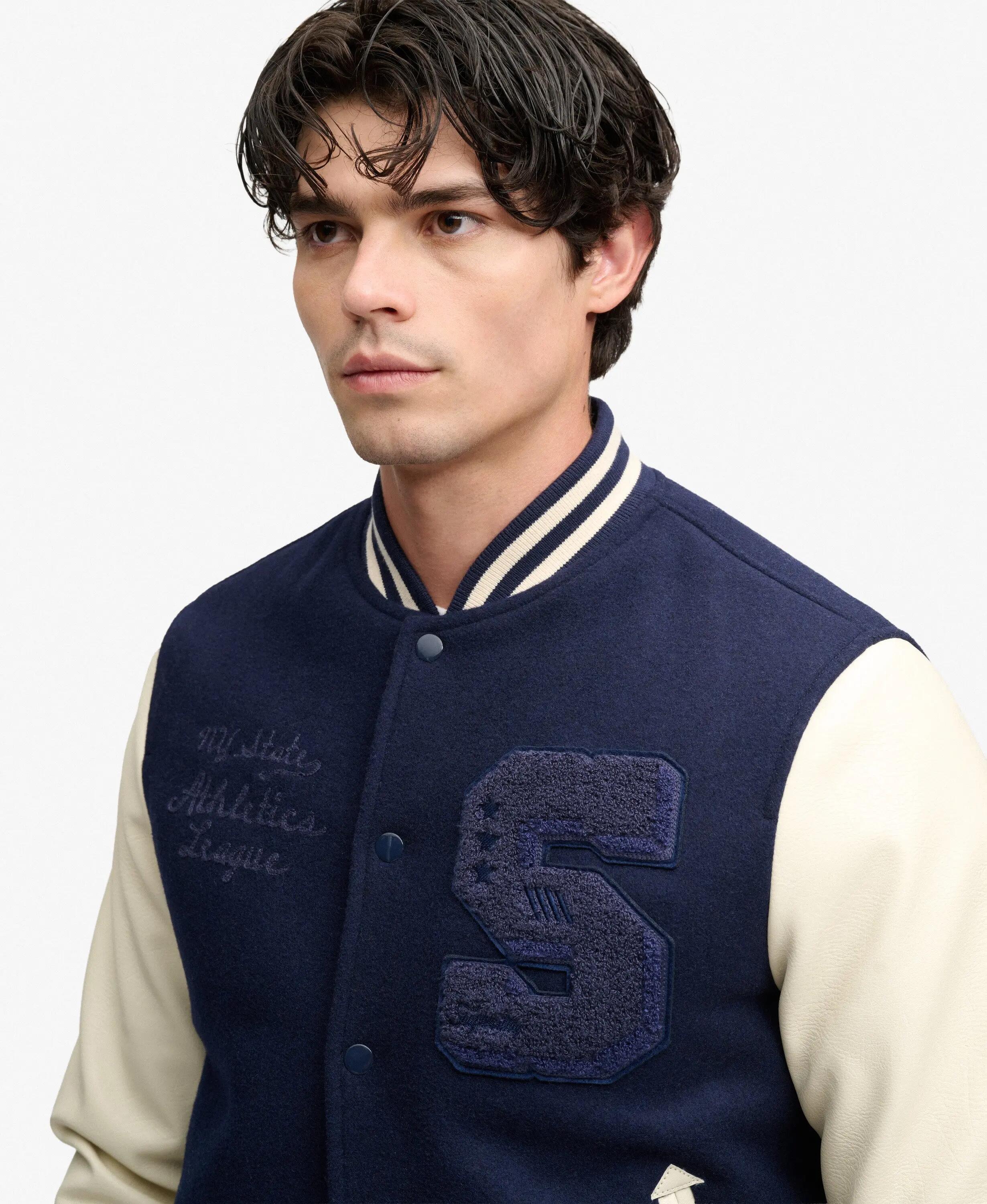 superdry Casaco Varsity Vintage com Patches – mangas efeito pele, mistura de lã 4/6