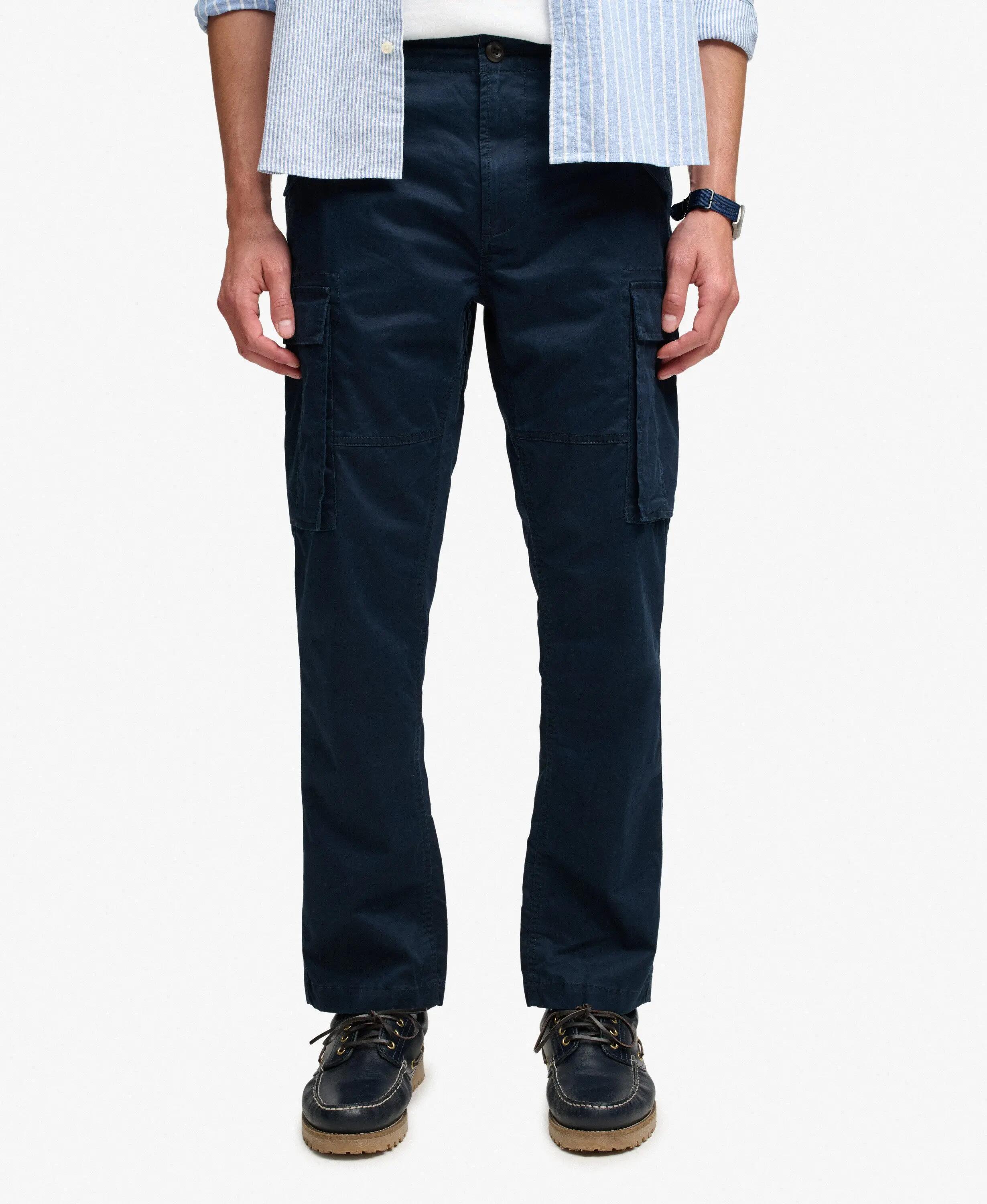 superdry Slim Taper Cargo Pants — corte afunilado, bolsos utilitários 3/5