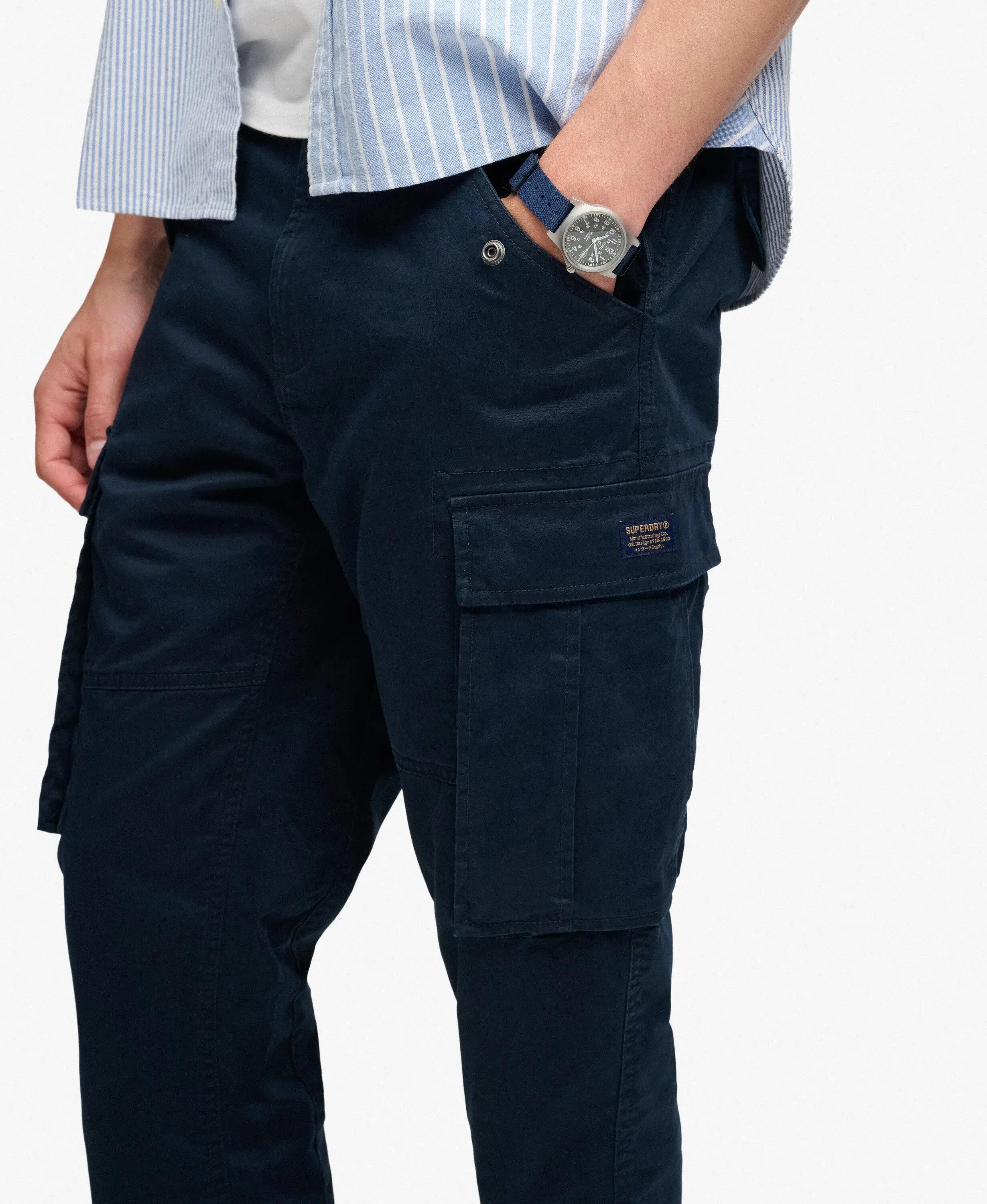 superdry Slim Taper Cargo Pants — corte afunilado, bolsos utilitários 2/5