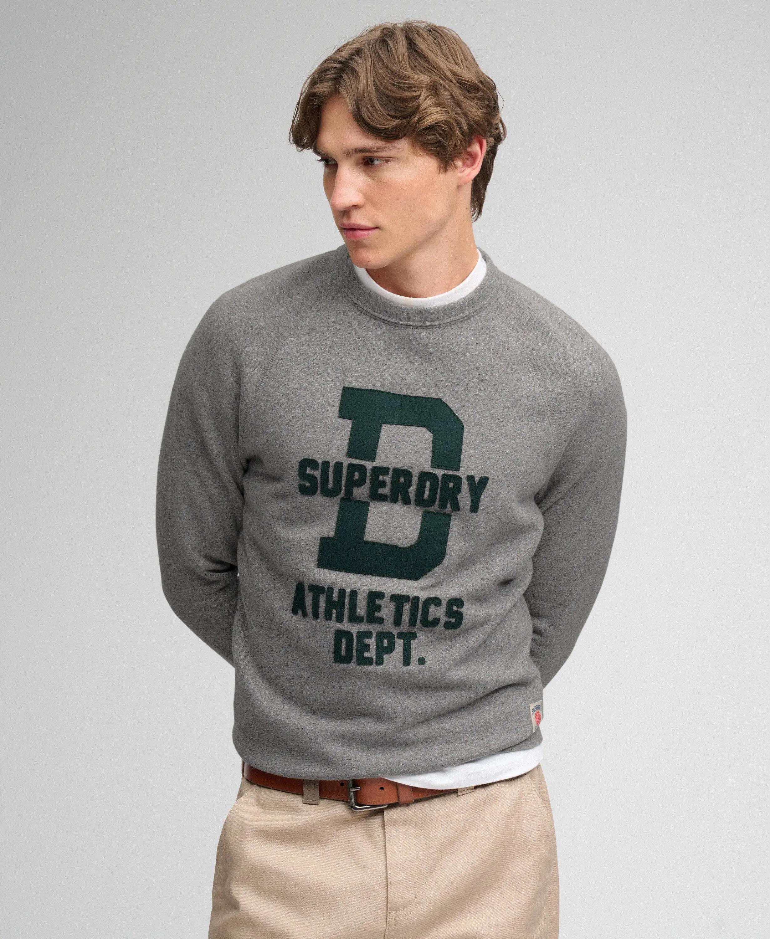 superdry Sweatshirt Athletic Felt Applique col rond – Gris vintage foncé 4/7