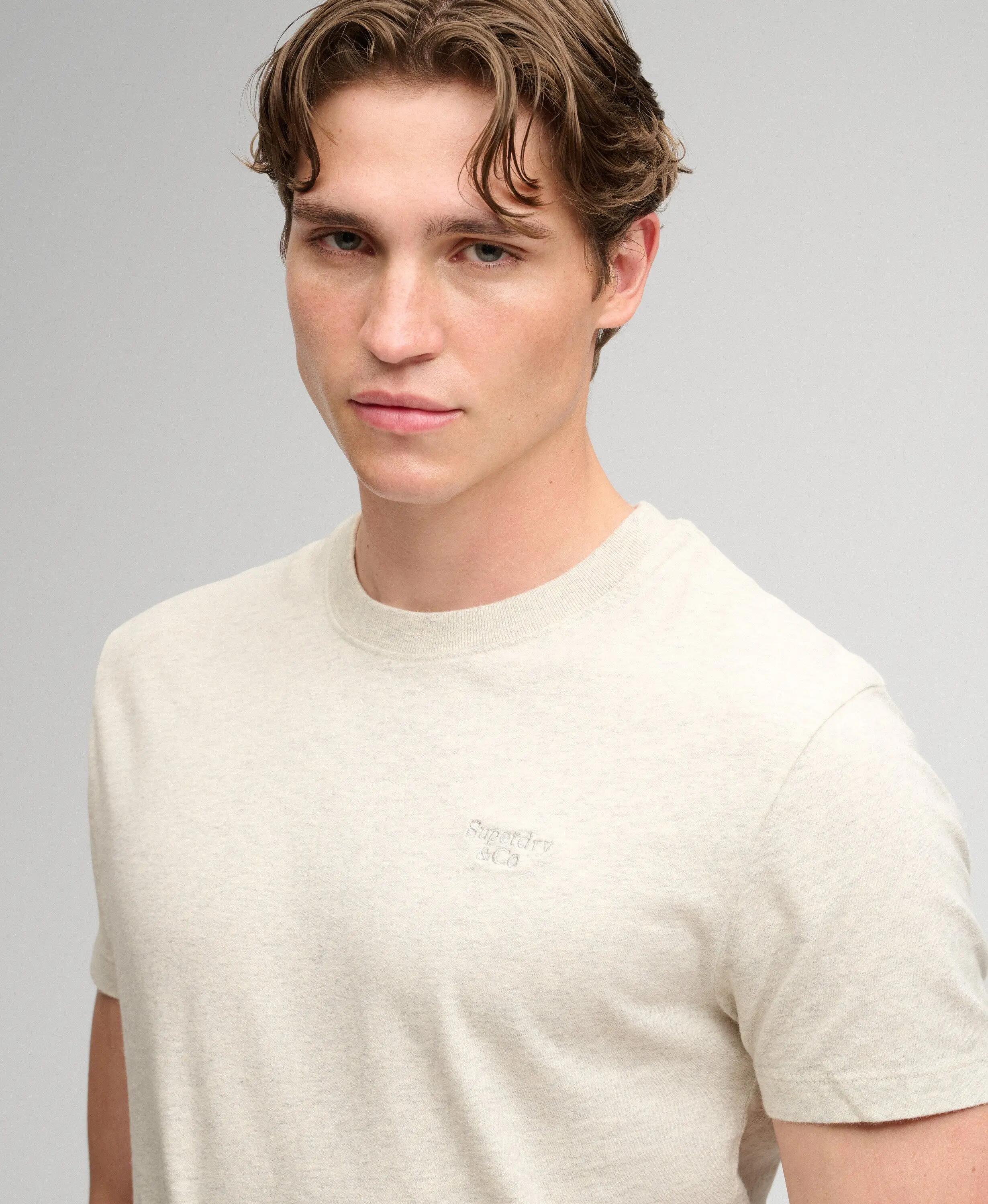 superdry Essential Serif Logo Stick T-Shirt aus Bio-Baumwolle 4/6