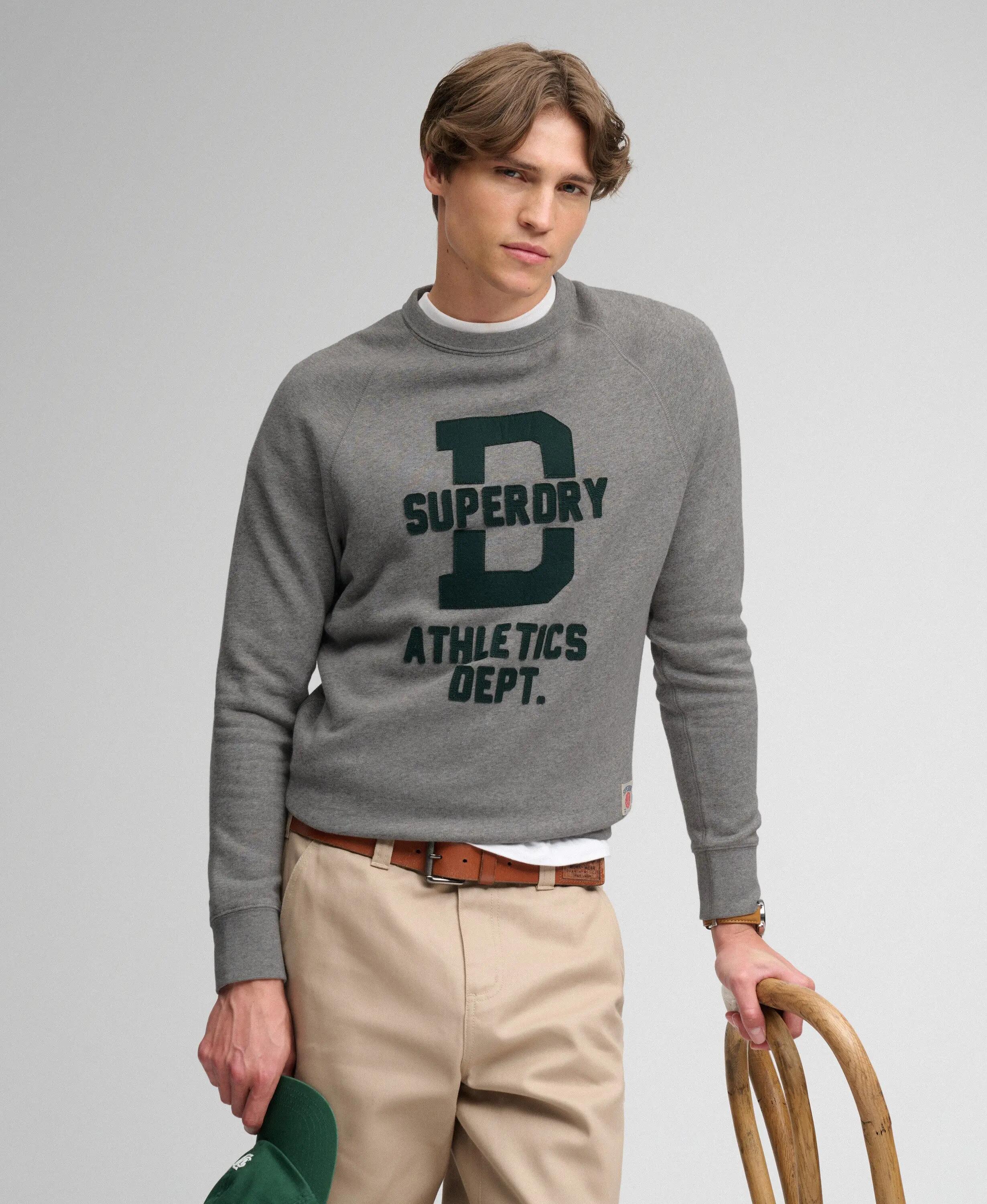 superdry Sweatshirt Athletic Felt Applique col rond – Gris vintage foncé 2/7