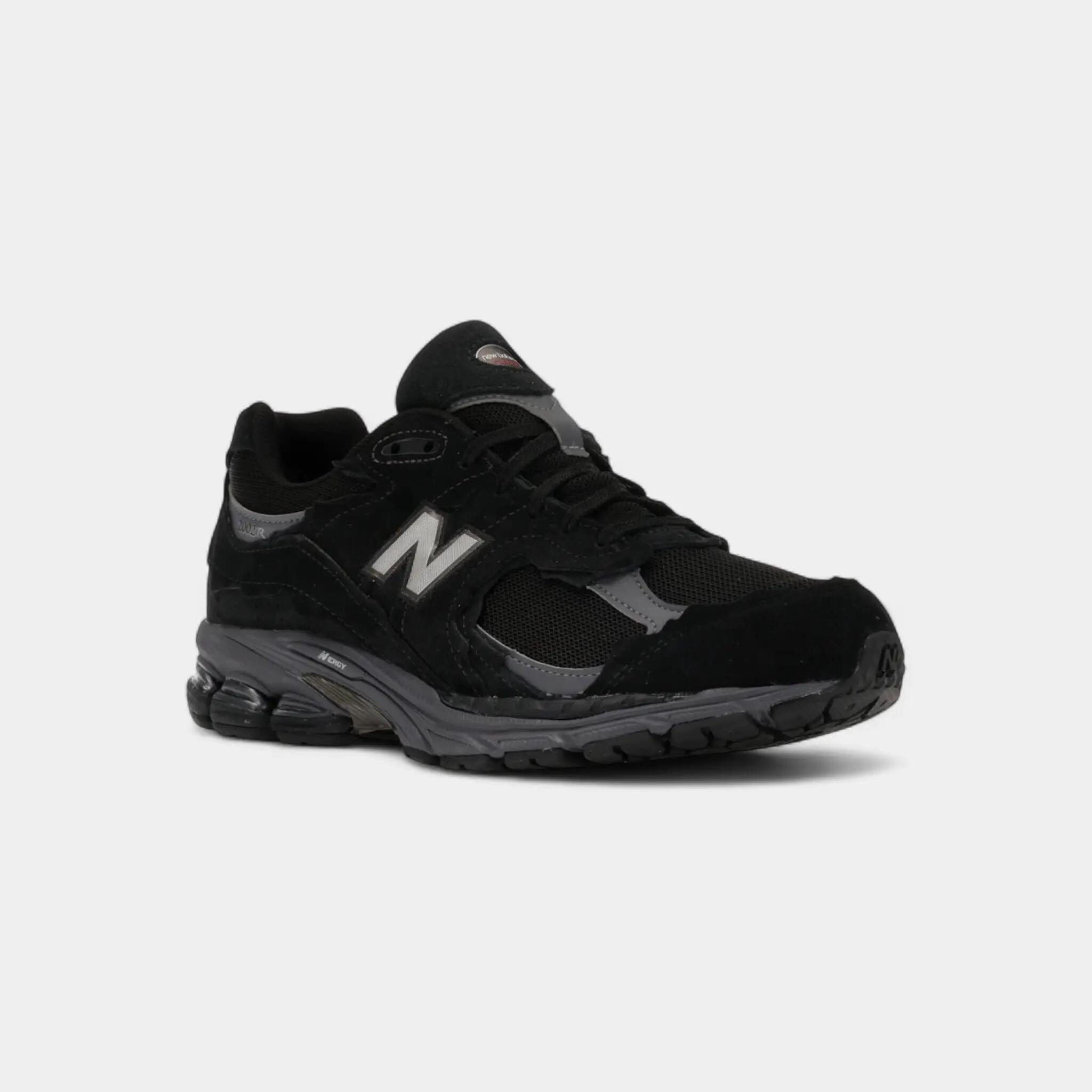New Balance 2002R Gore-Tex Protection Pack Black Magnet 2/5