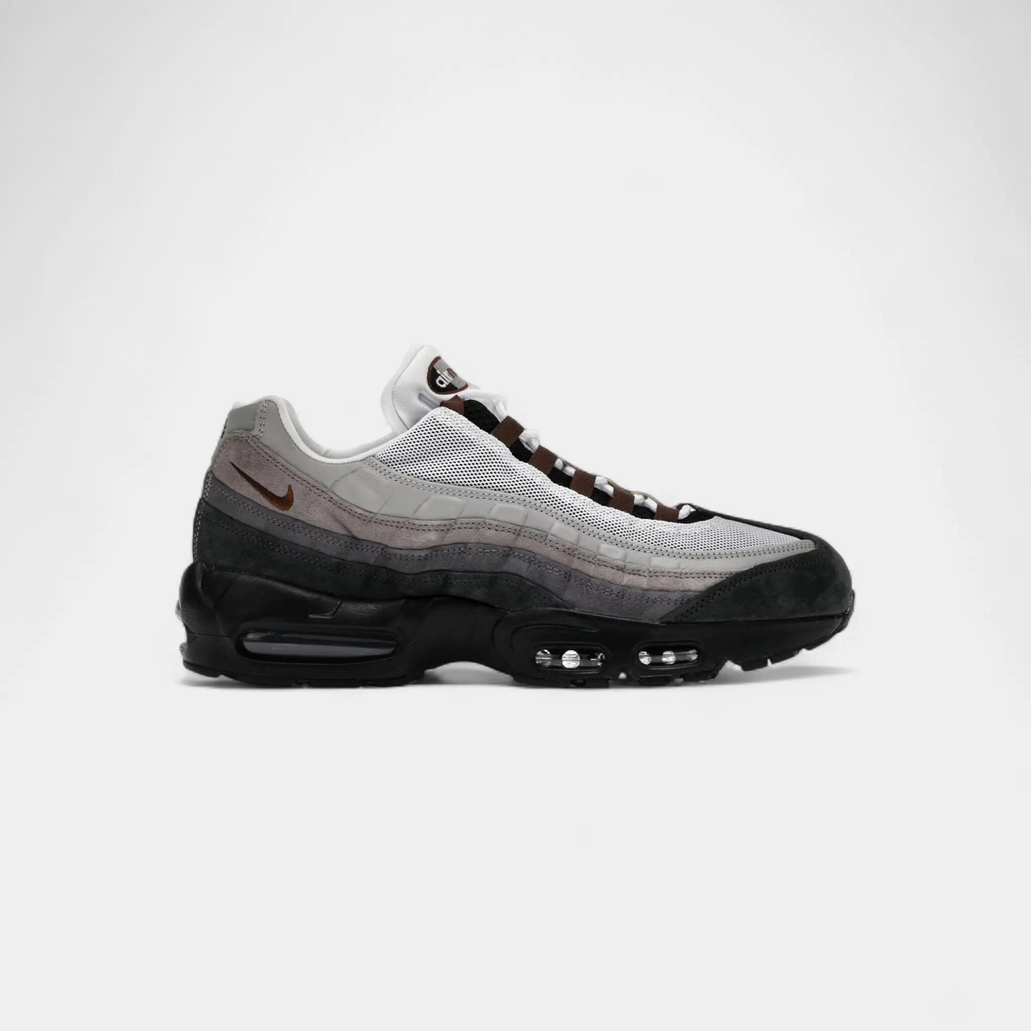 NIKE picture