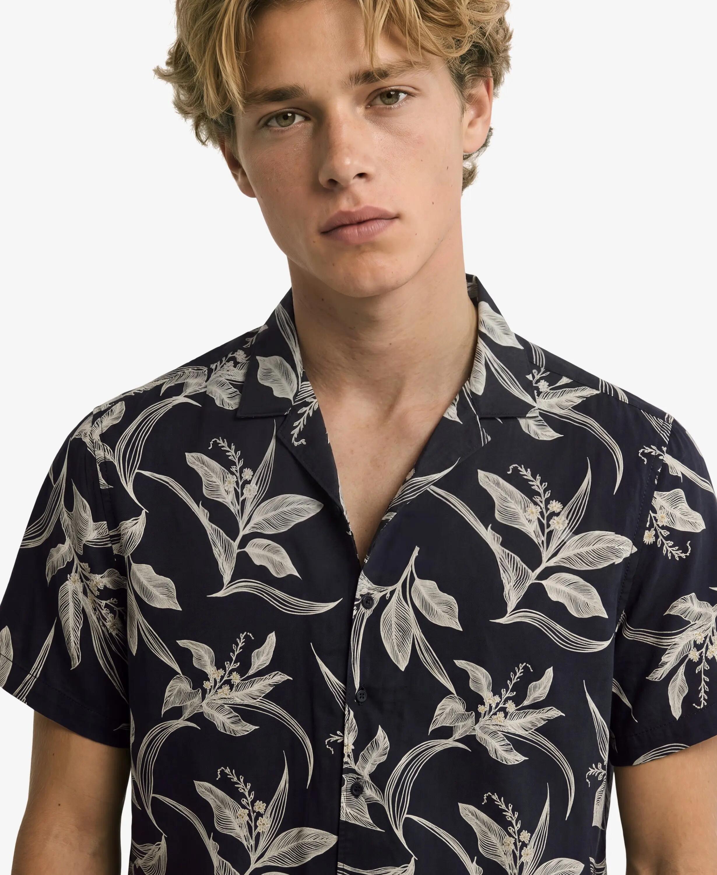 SUPERDRY picture