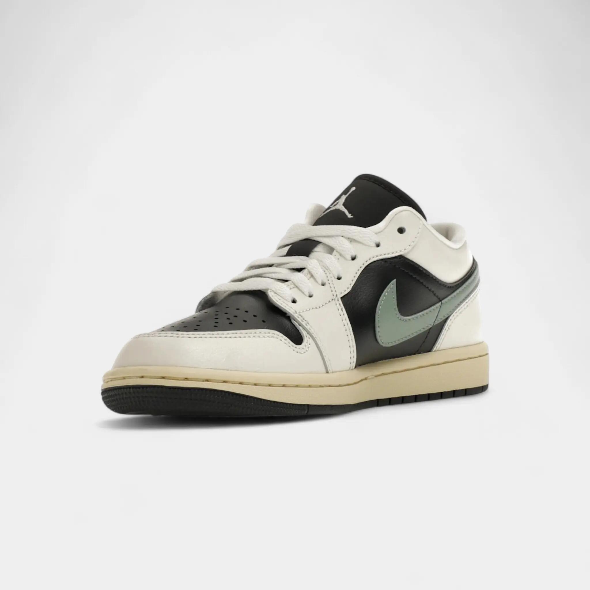 Jordan 1 Low Jade Smoke (Women's) 3/5