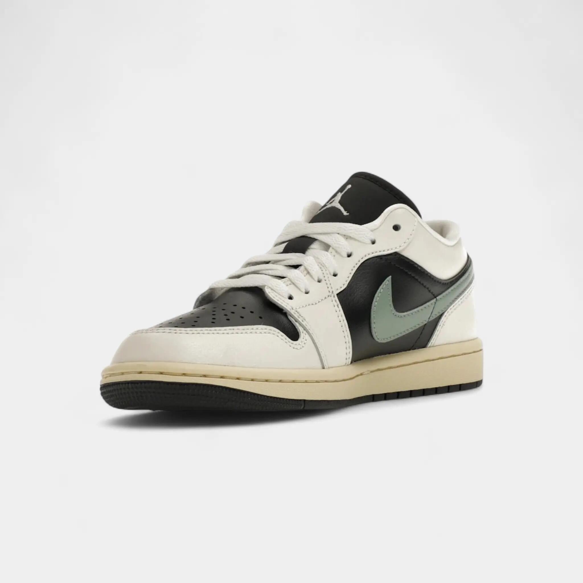 Jordan 1 Low Jade Smoke (Women's) 3/5
