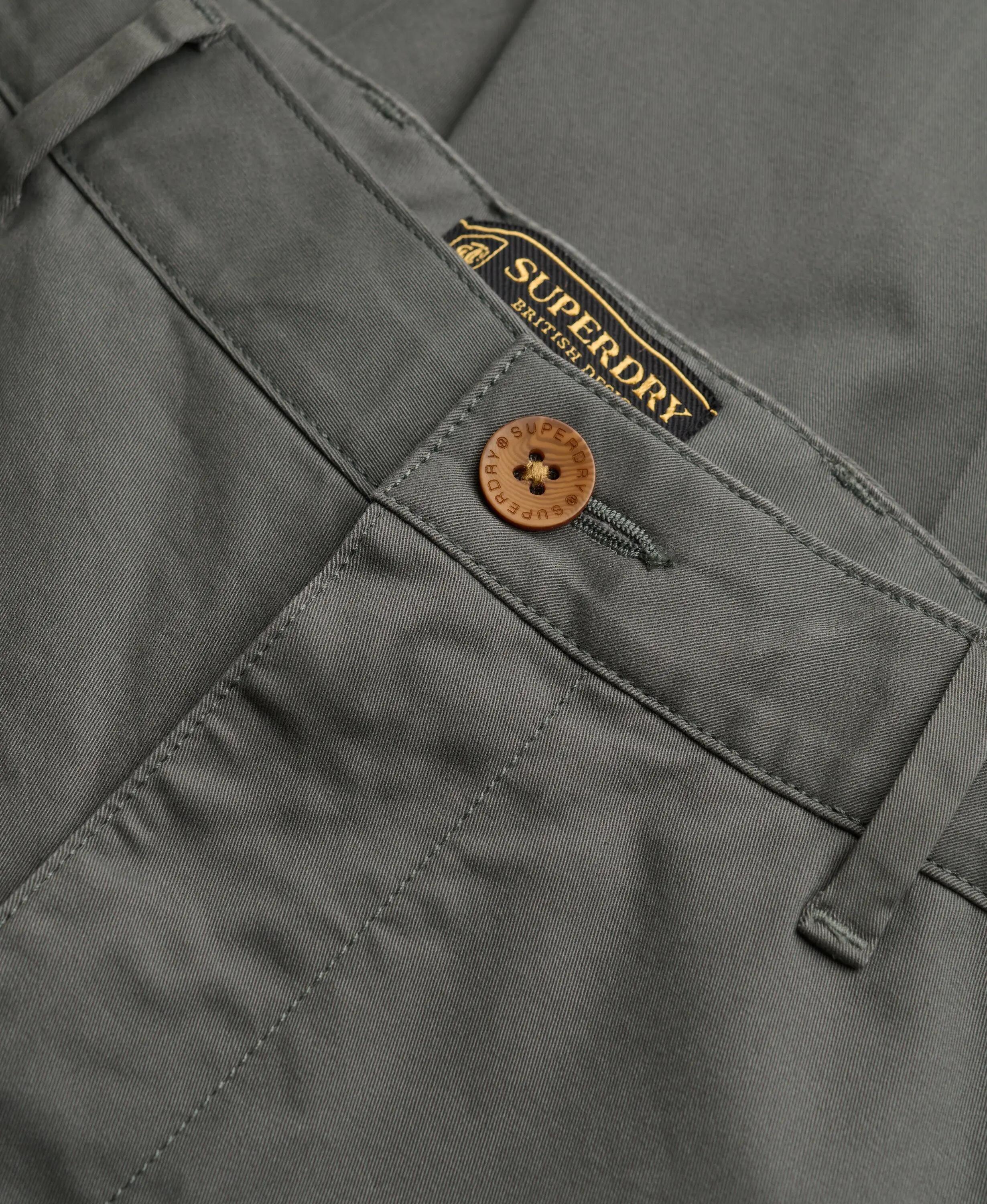 superdry Premium Regular Chinos em algodão elástico – Balsam Green 6/7