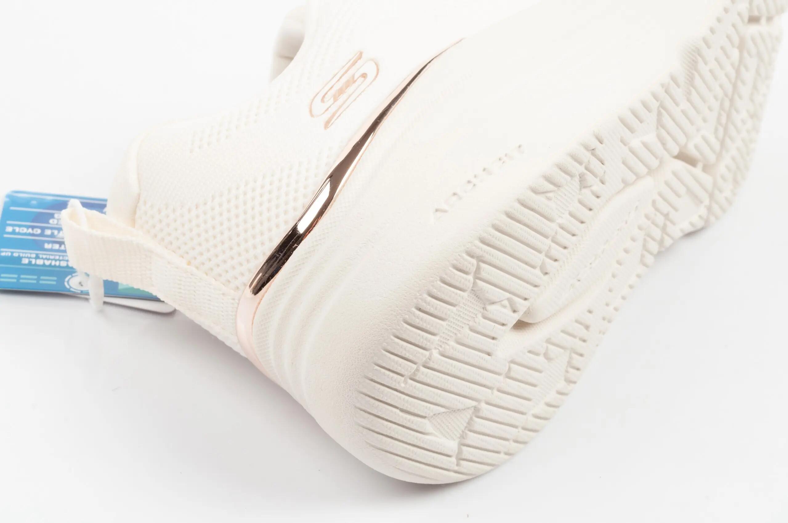Buty sportowe damskie Skechers Bobs Arch Fit Elev8 6/9