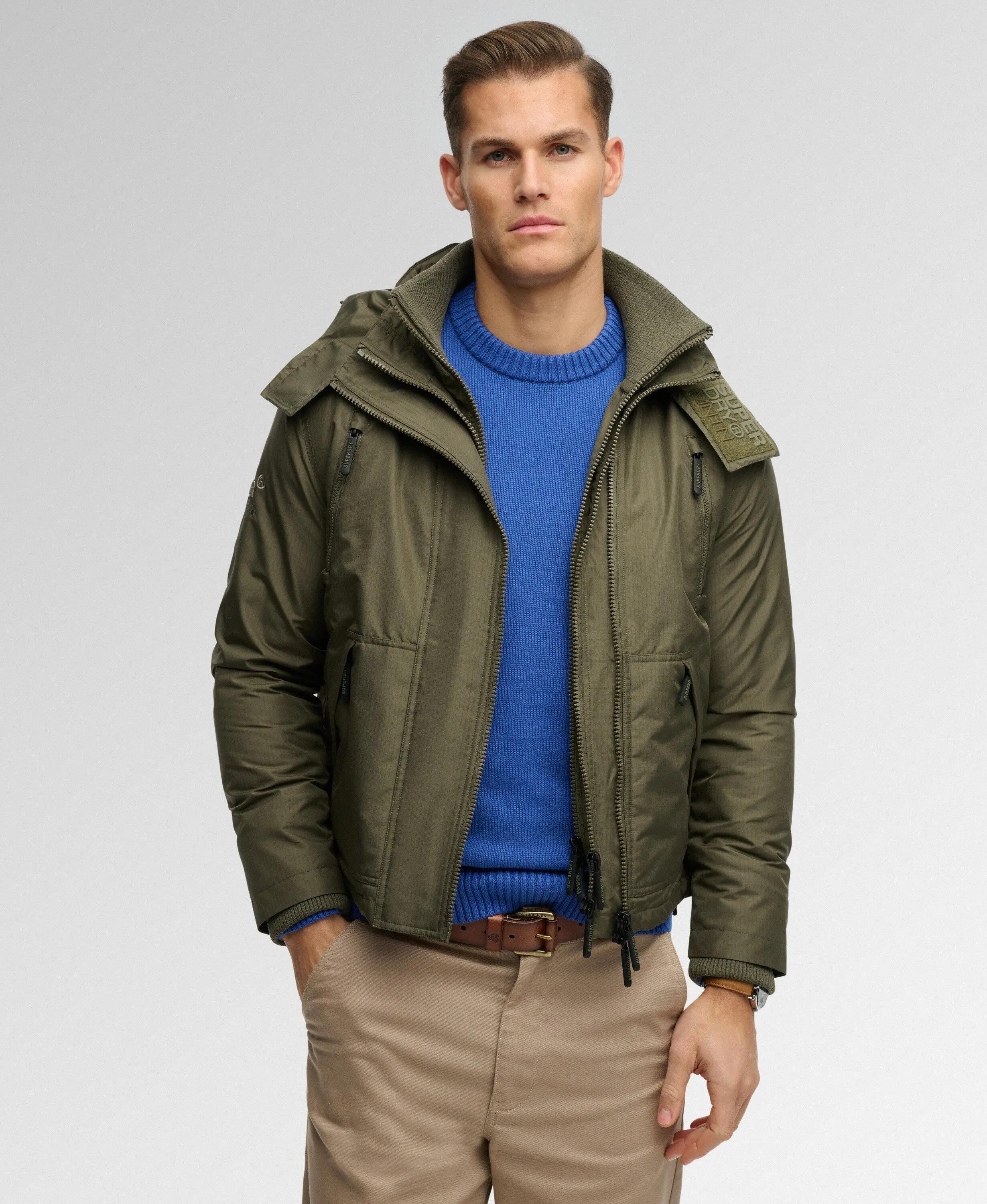superdry Casaco Hooded Arctic Windcheater em poliéster reciclado – WASHED KHAKI 5/7