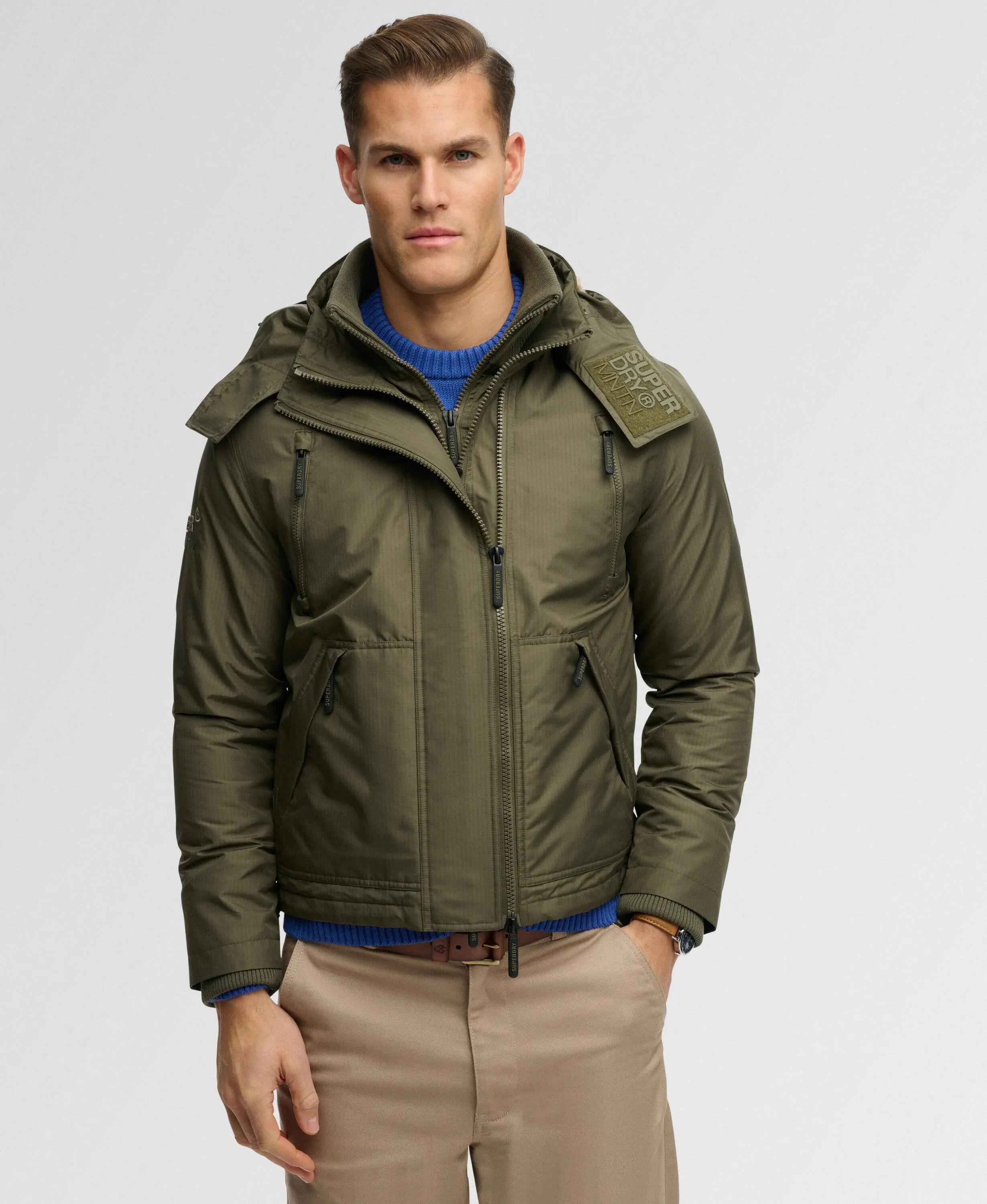superdry Casaco Hooded Arctic Windcheater em poliéster reciclado – WASHED KHAKI 2/7