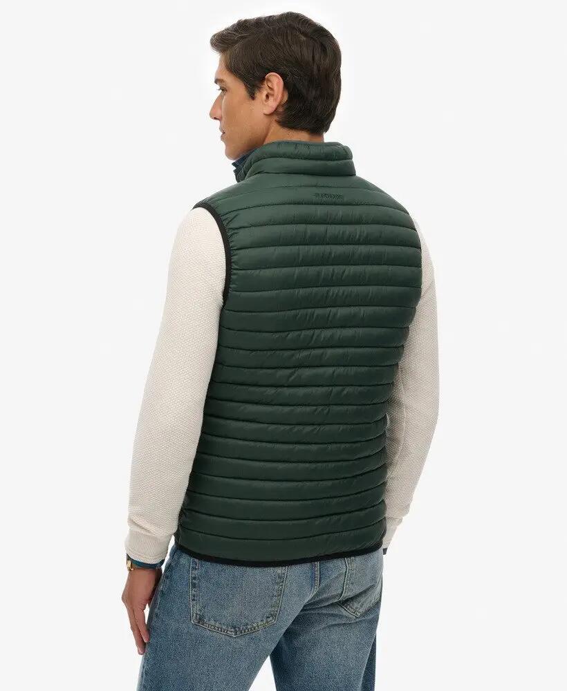 superdry Fuji Lite Padded Gilet — colete acolchoado slim em nylon reciclado 6/7