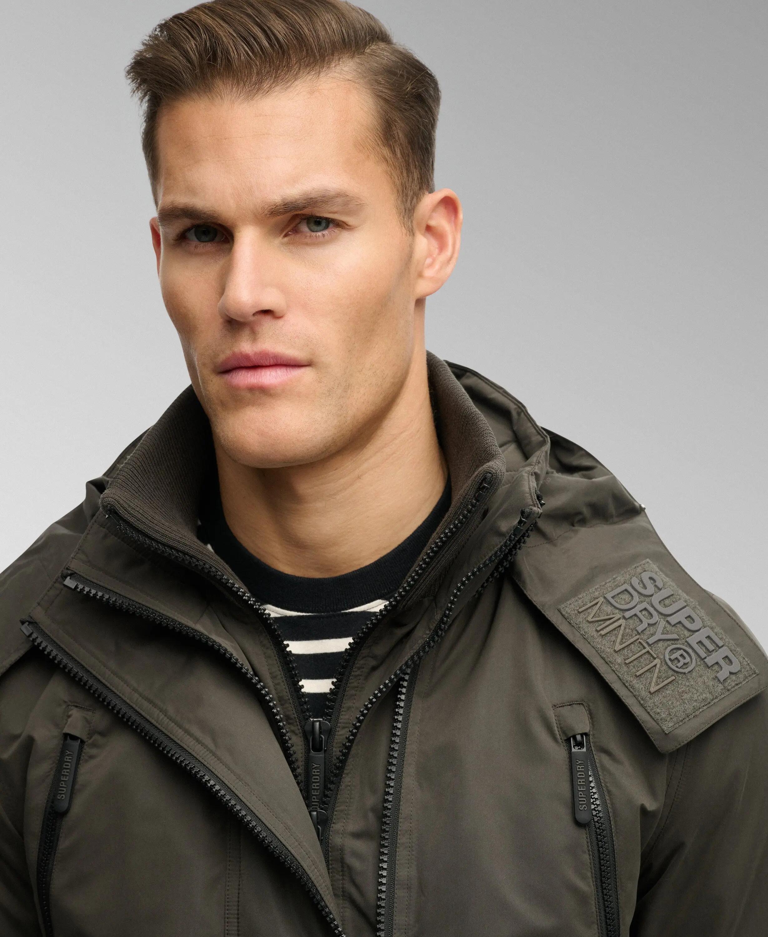 superdry Hooded Microfibre Arctic Windcheater Jacke – Vintage Black 4/7