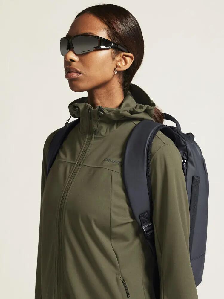 craft ADV Essence Hydro Jacket W waterdicht van gerecycled polyester 6/7