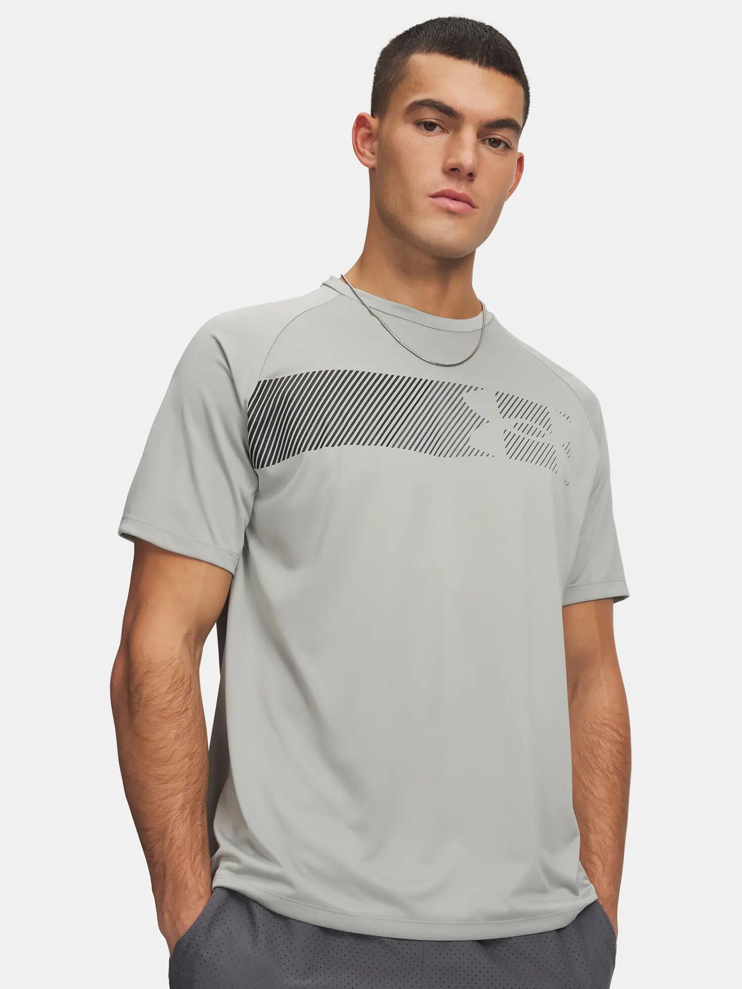 UNDER ARMOUR picture
