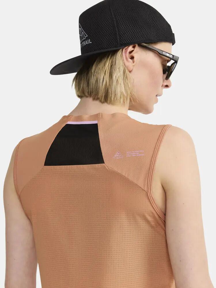 craft PRO Trail Singlet W débardeur trail avec mesh extensible au dos 4/7