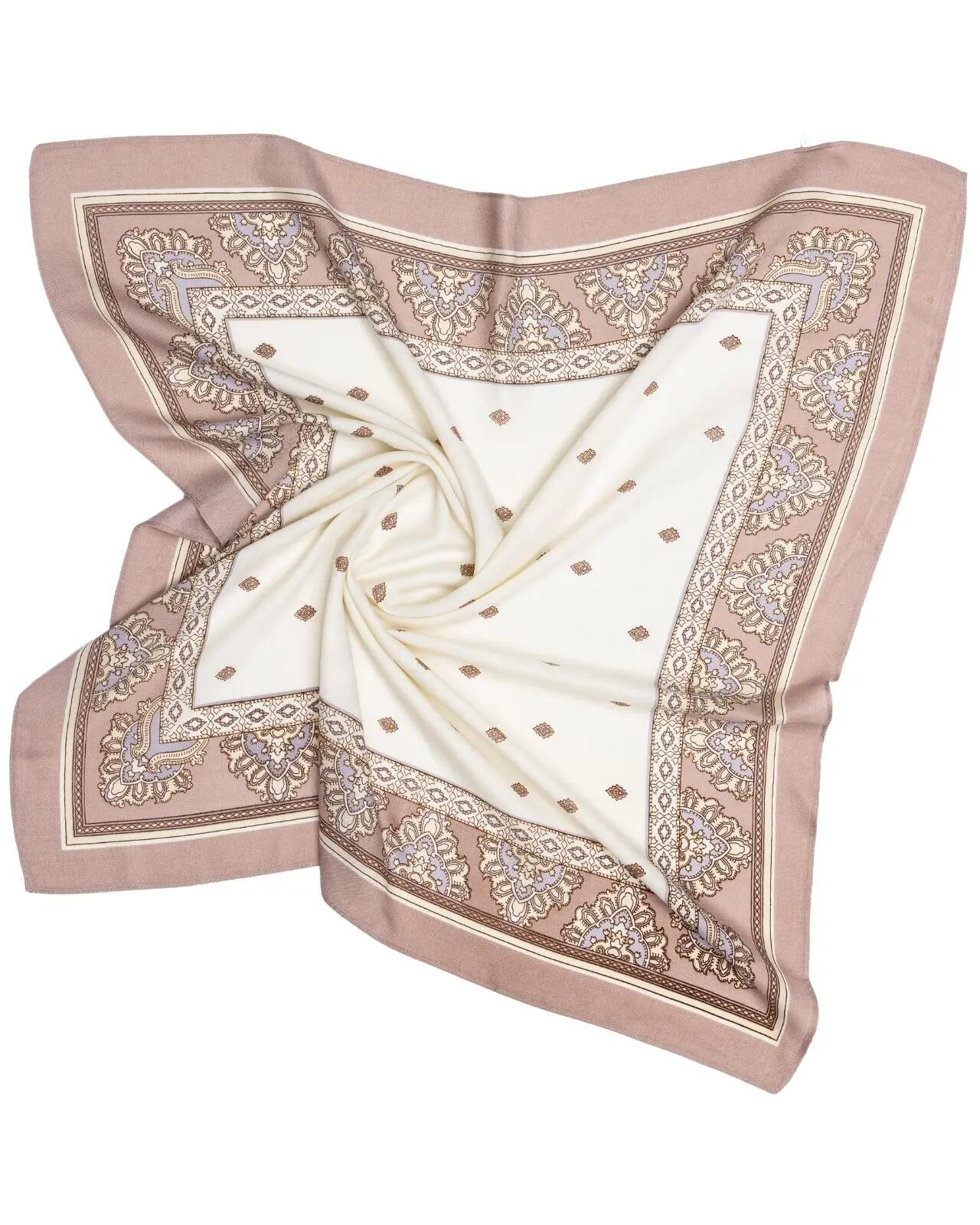 Foulard femme WINGS beige 90x90 cm motif oriental élégant 6/6