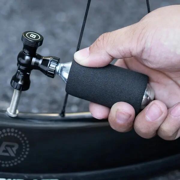 Mini gonfleur CO₂ en aluminium compatible Presta et Schrader ROCKBROS 4/6