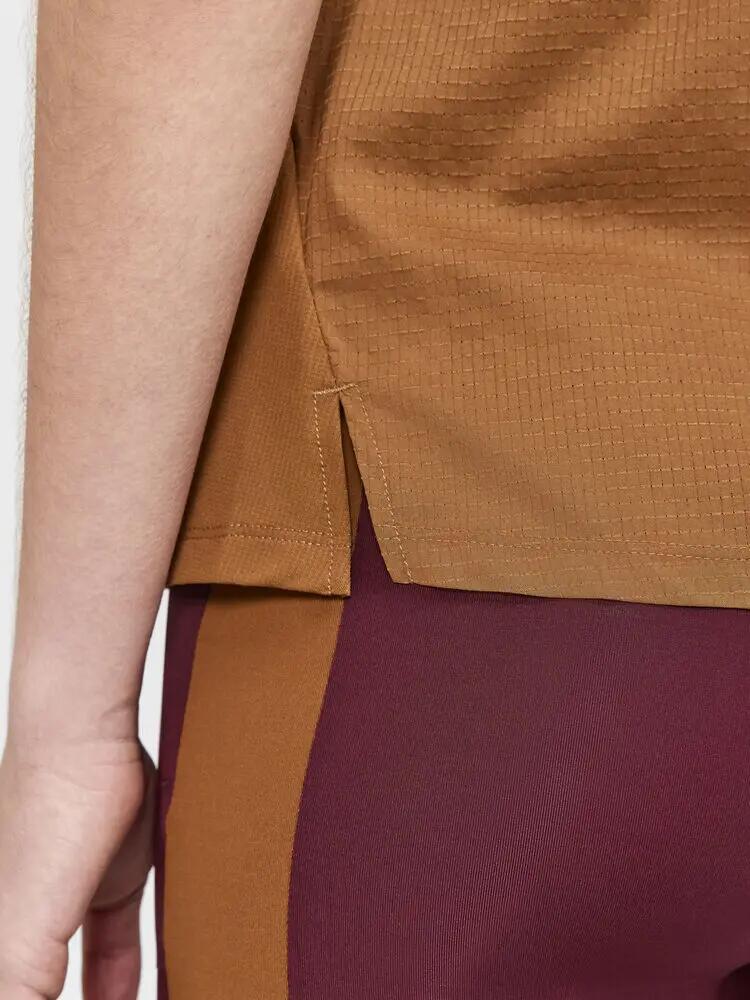 craft PRO Trail SS Tee W – Kurzärmeliges Trail-Shirt mit dehnbarem Mesh-Rücken 2/7