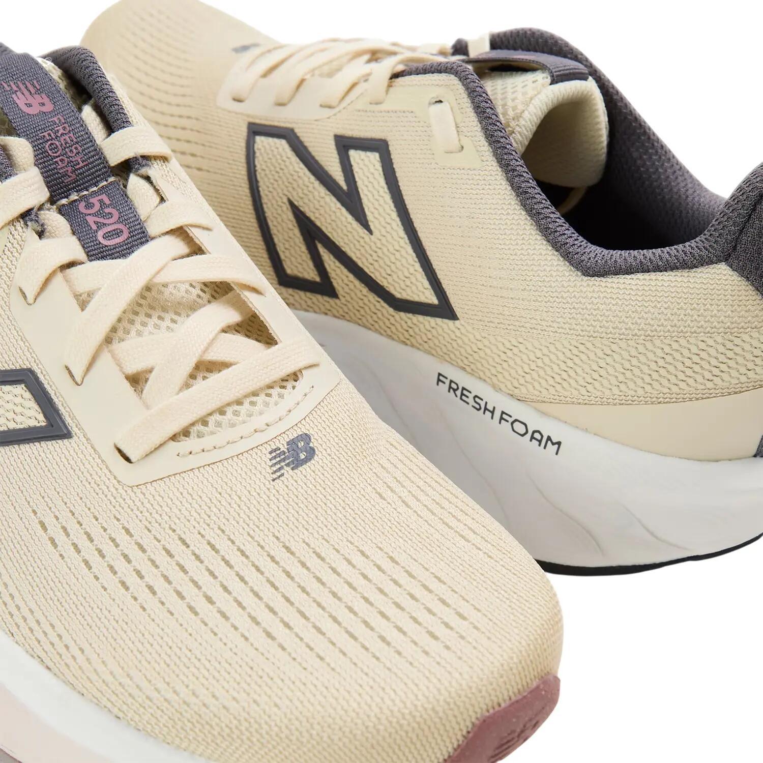 520 V9 hardloopschoenen voor dames (Beige/Roze) 4/5