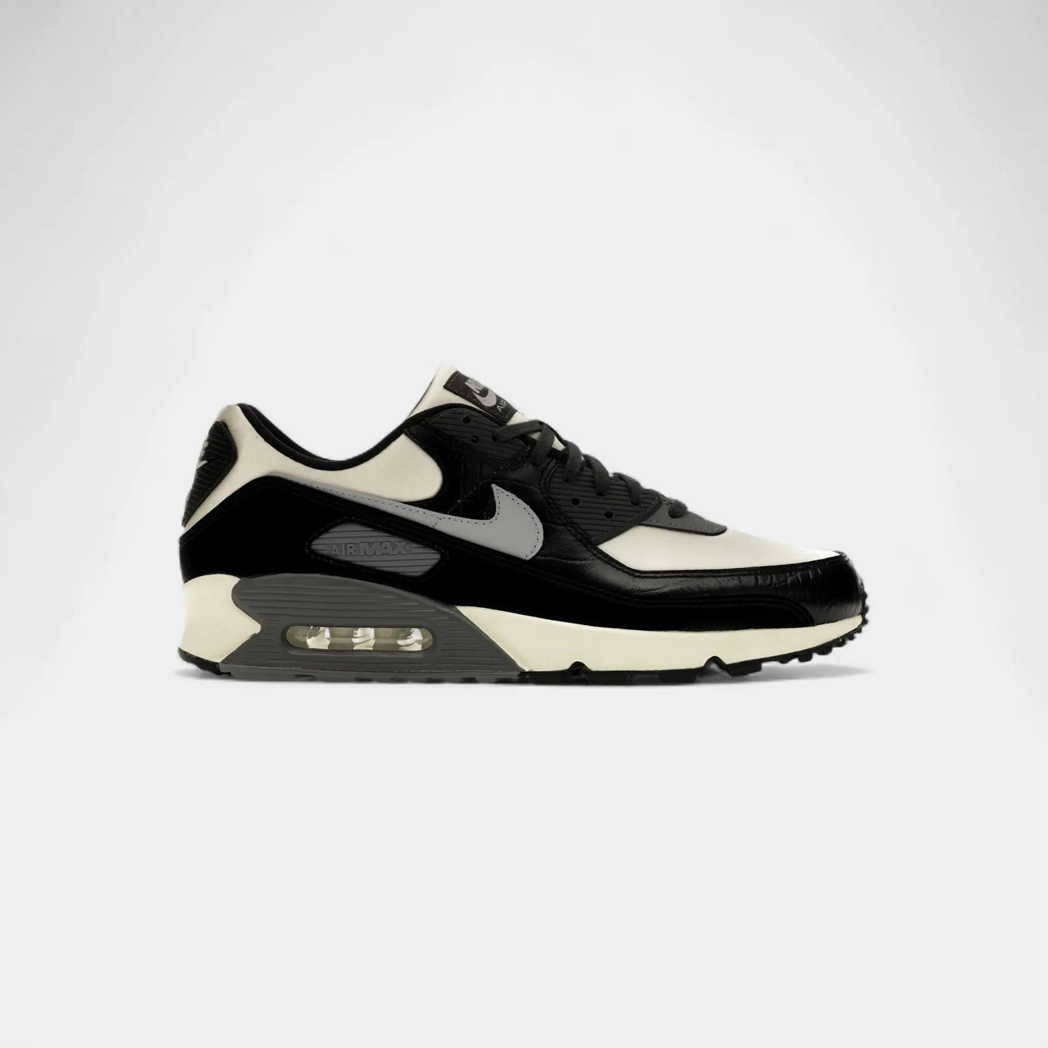 NIKE picture