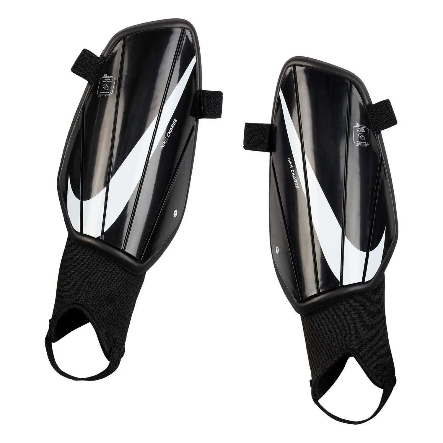 Protègetibias Motif/style Swoosh CHARGE Adulte (Noir / Blanc) M 2/3