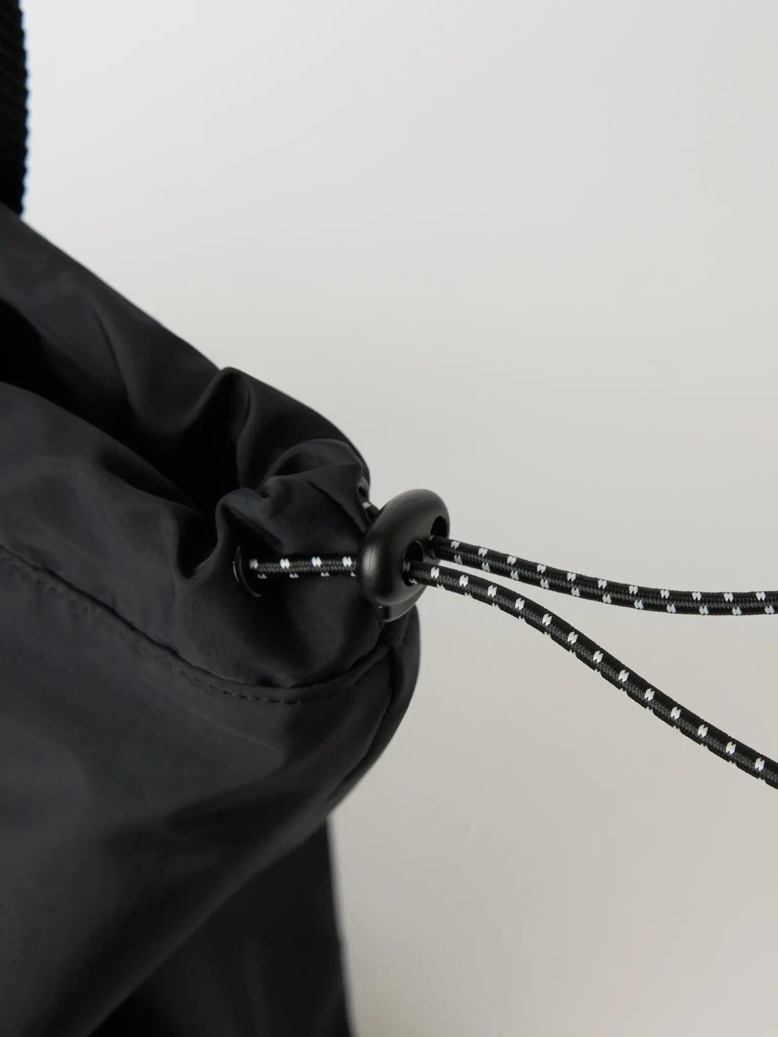 bjorn_borg STUDIO ACTIVE TOTE 23L em poliéster reciclado – BLACK BEAUTY 5/5