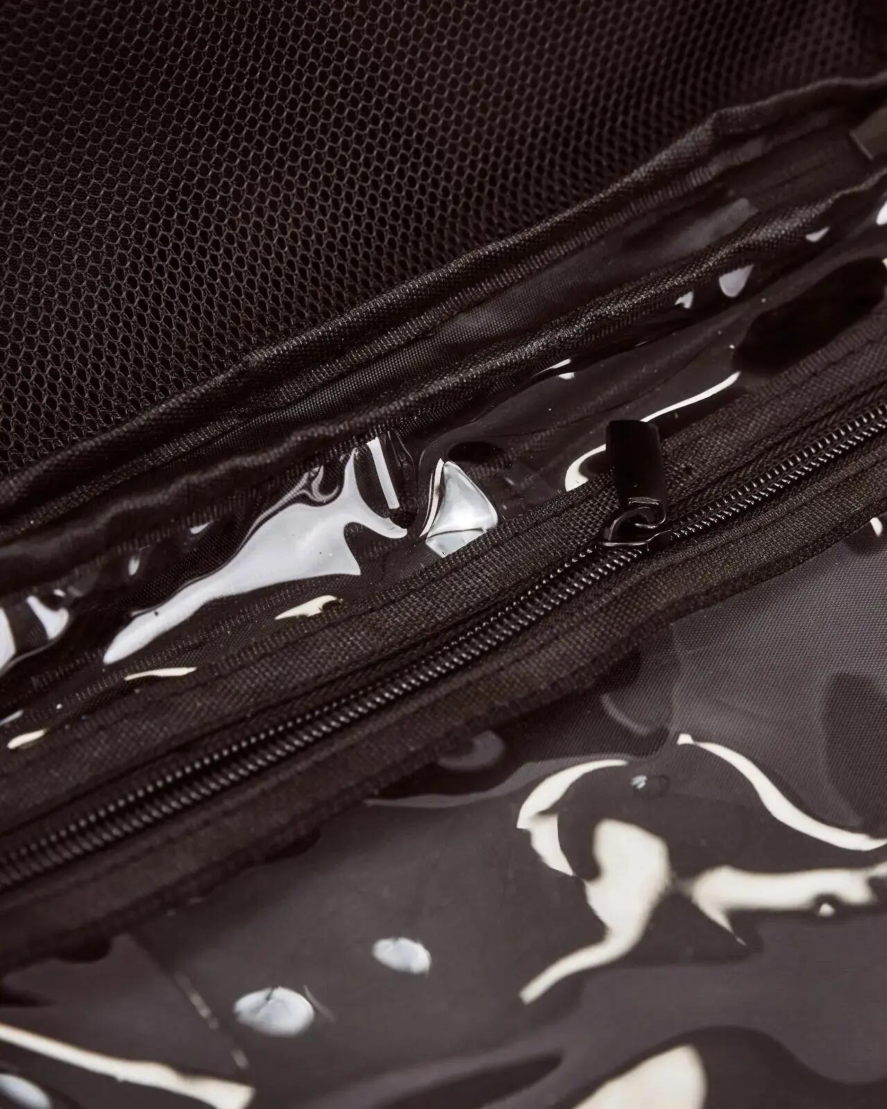 Trousse de toilette pliable WINGS avec crochet BLACK 6/7