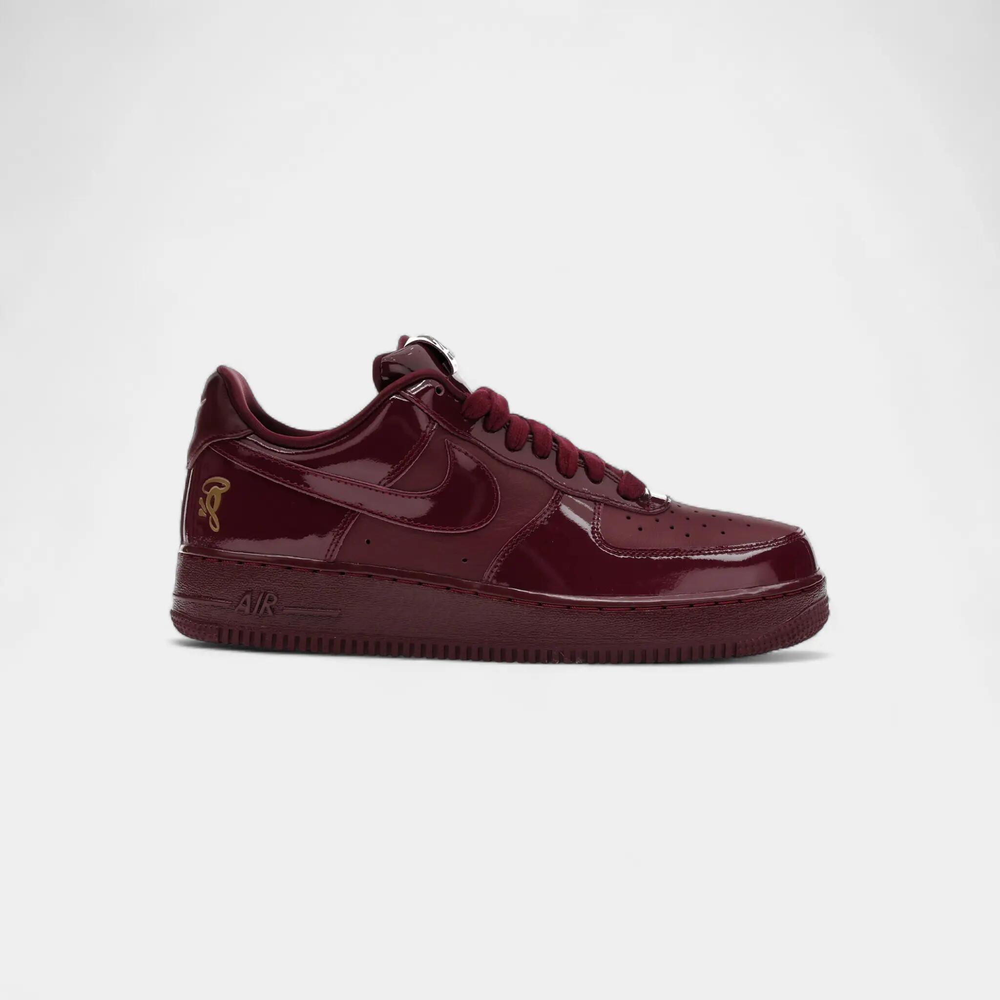 NIKE picture