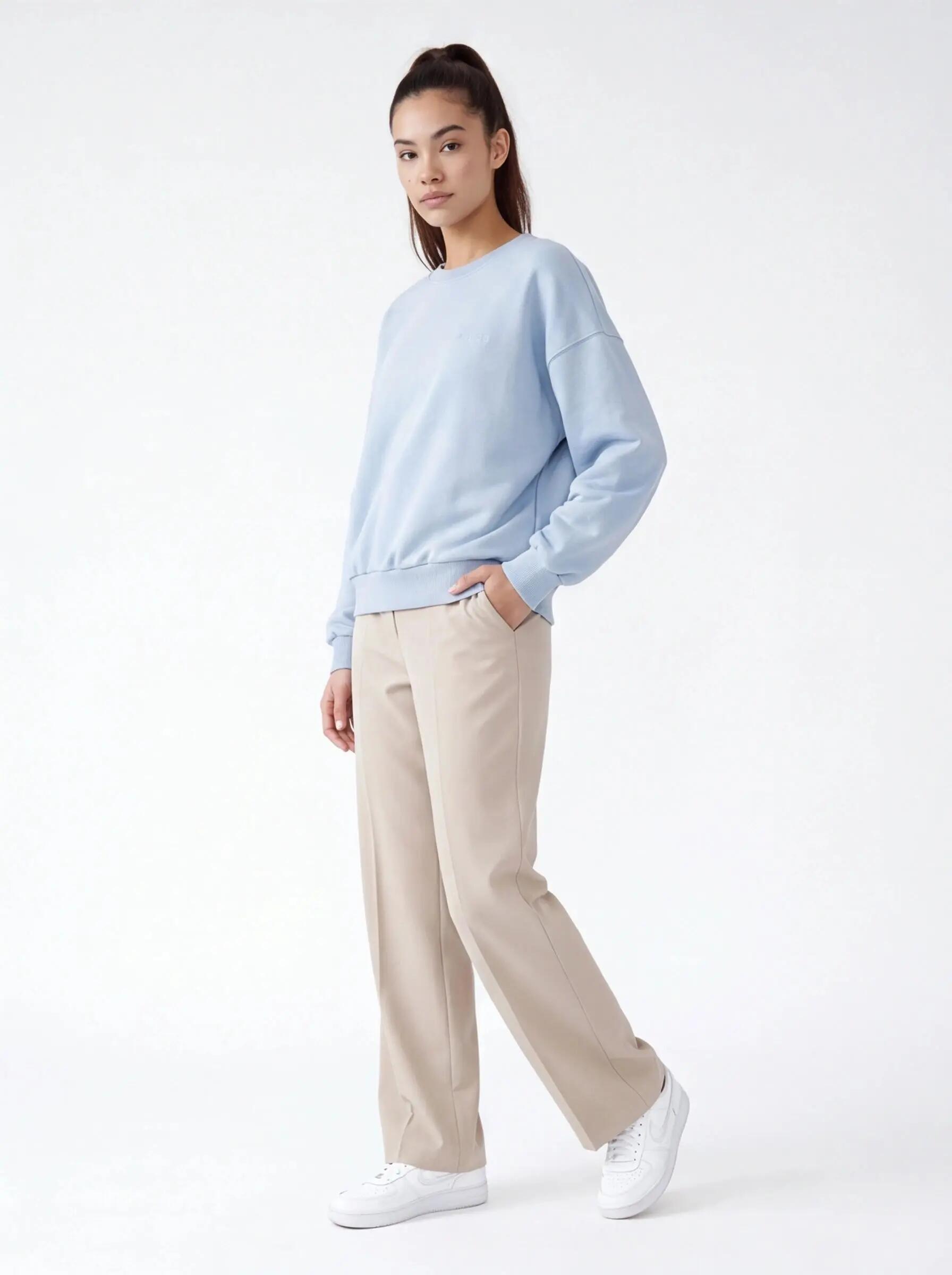 Dames sweater CREWNECK oversize UNLEASH WINGS PASTEL BLAUW 2/4