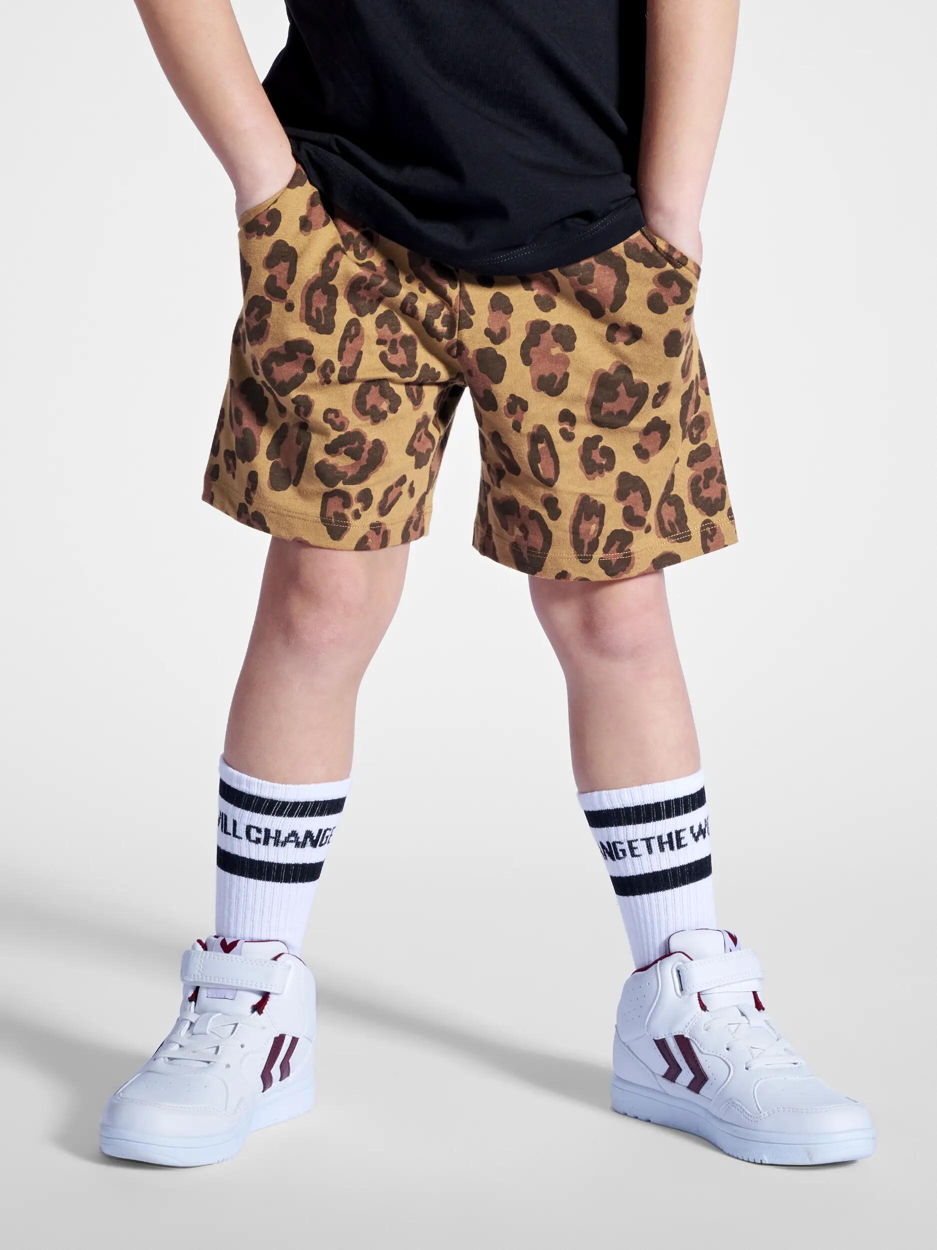hummel stmEASTWOOD SHORTS con stampa audace 4/5