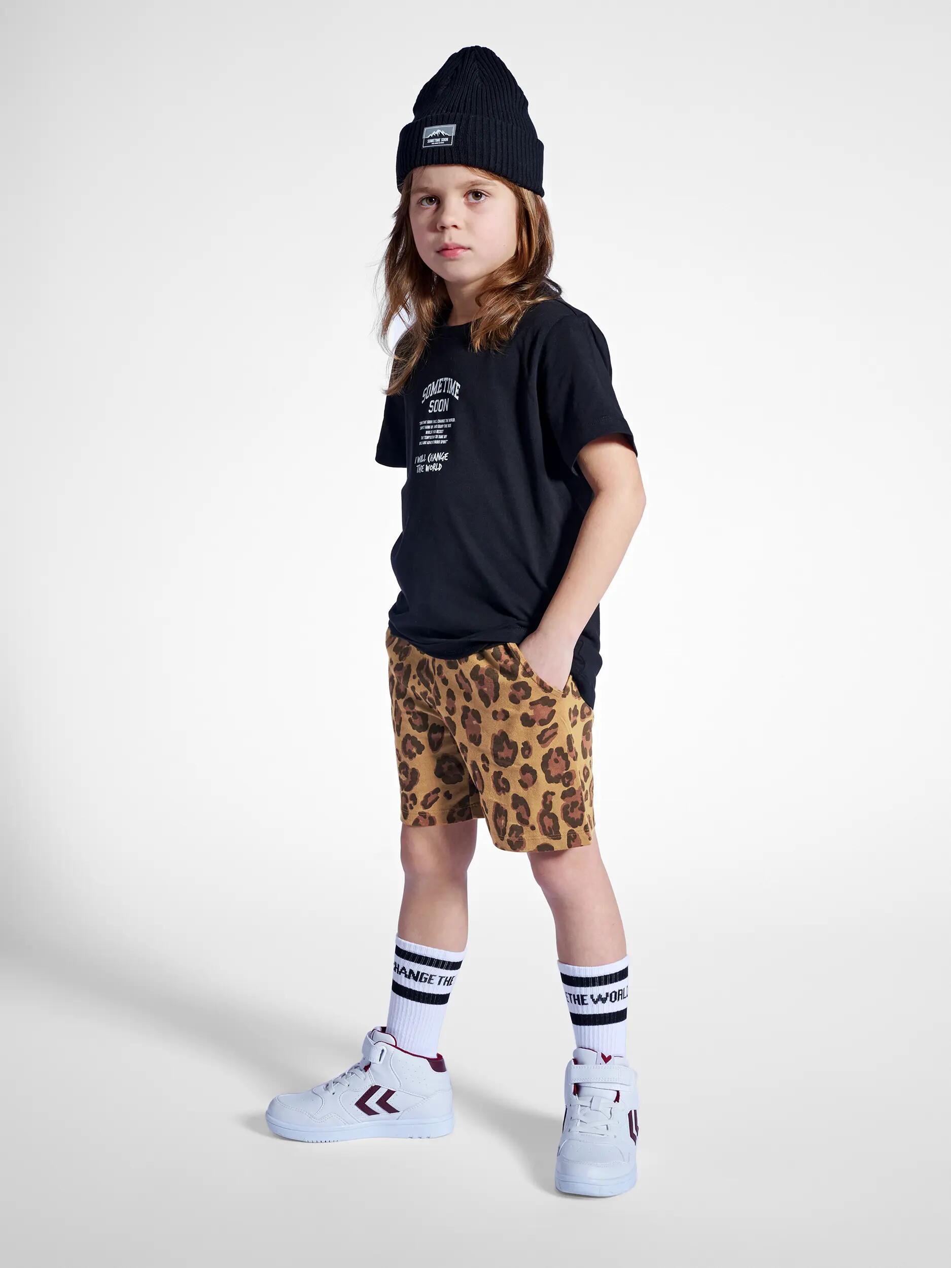 hummel stmEASTWOOD SHORTS con stampa audace 3/5