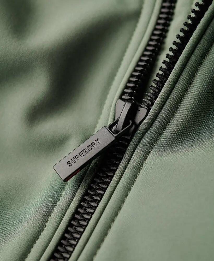 superdry Kurtka Soft Shell Trekker z kapturem – krótki, techniczny krój 7/7