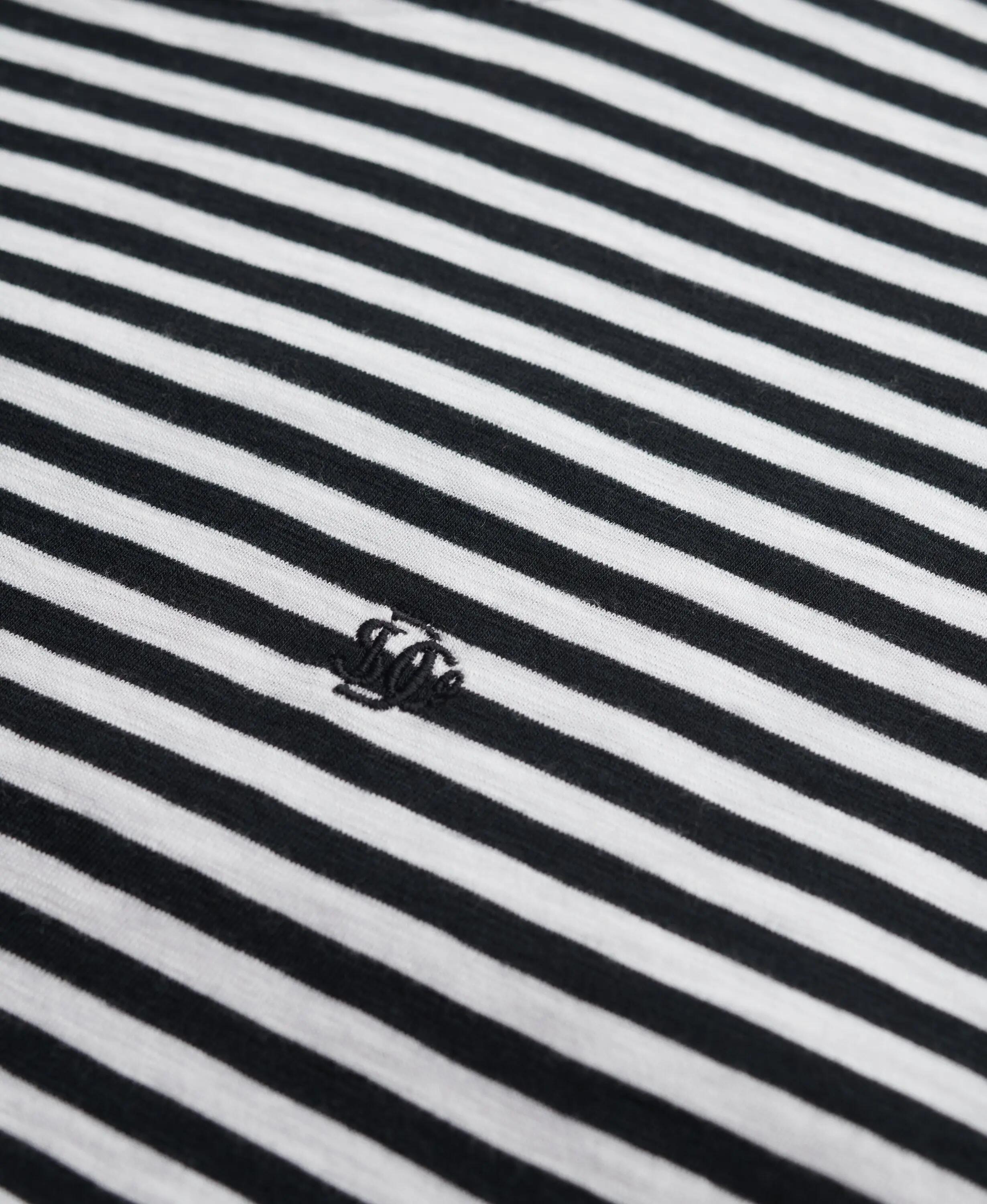 superdry Studios Crew T-Shirt – Vestibilità relaxed con maniche scese – 6/7