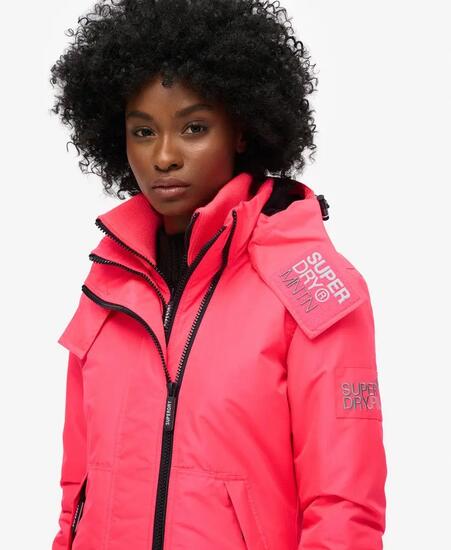 superdry Kapuzen-Windbreaker Mountain Jacke aus recyceltem Polyester – Seagrass
