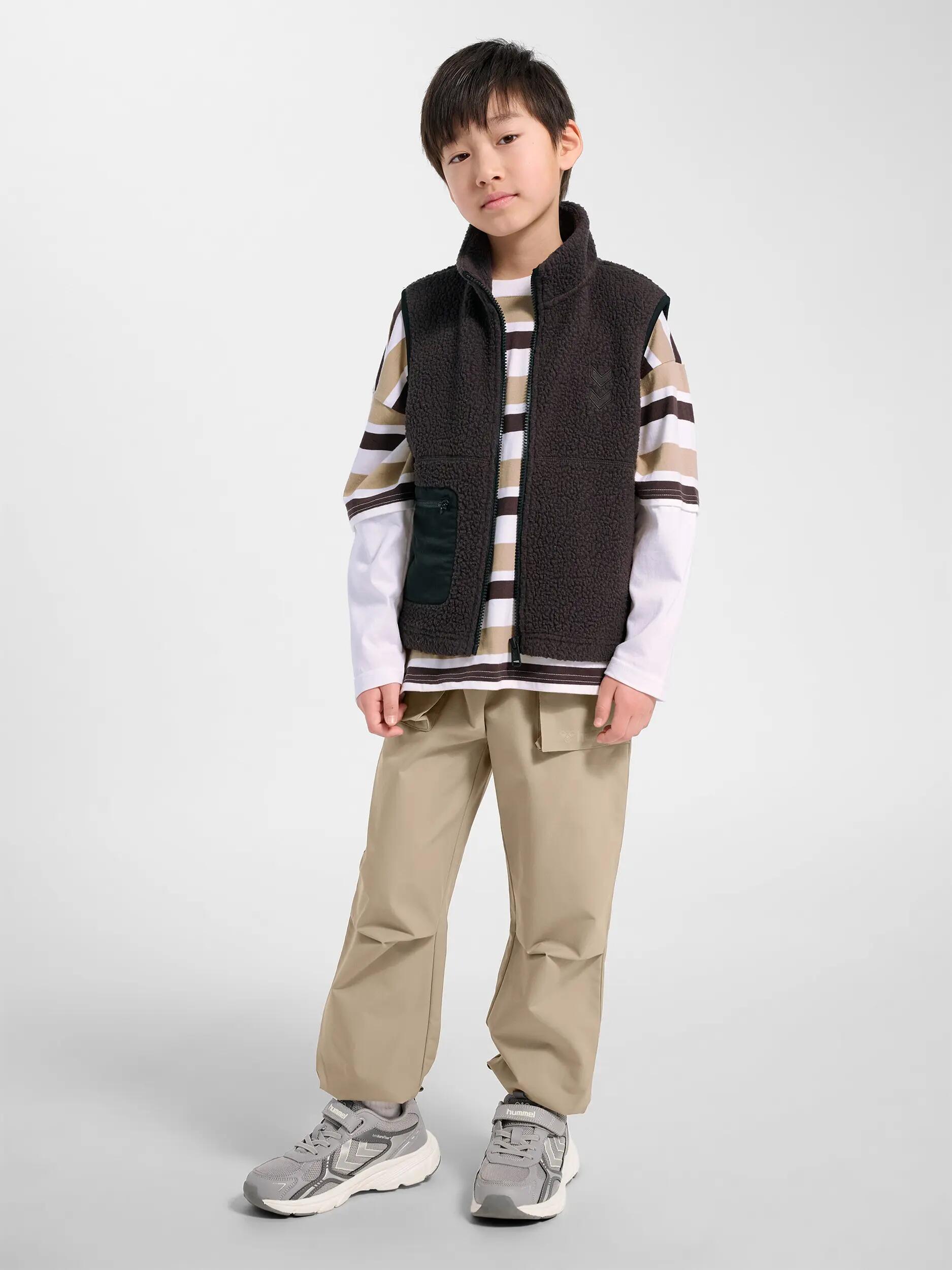 hummel hmlJR MARTINI FLEECE ZIP VEST — gilet in pile morbida per bambini 6/6