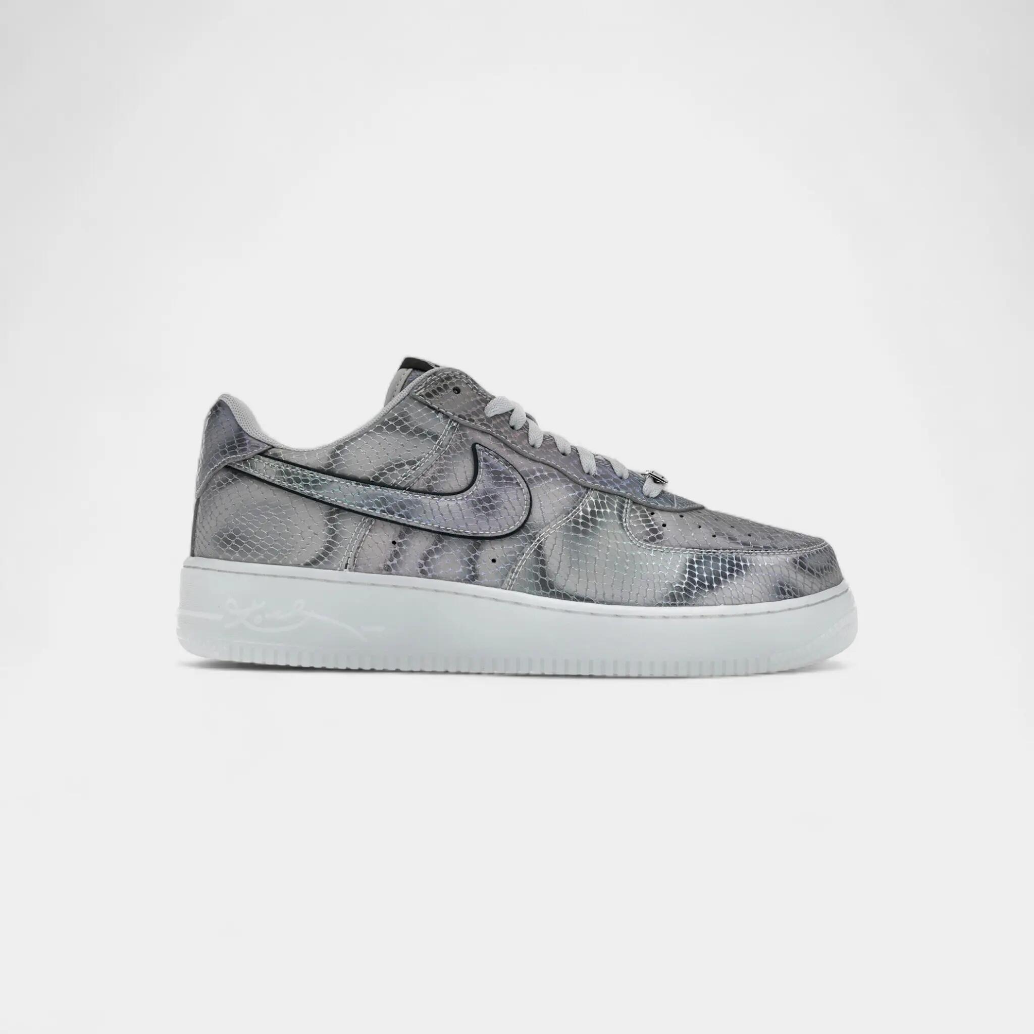 NIKE picture