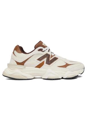 Scarpe da donna New Balance beige.