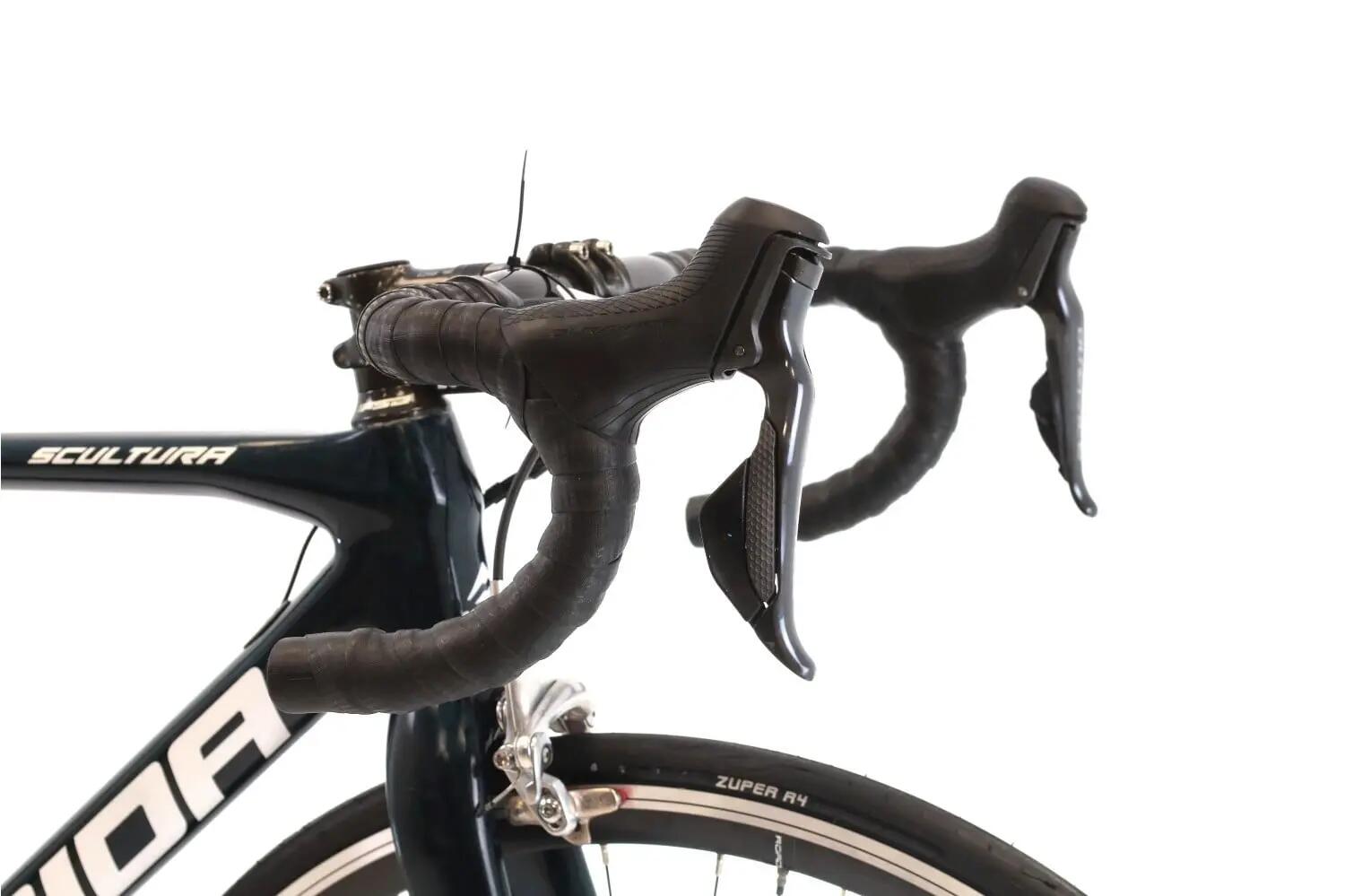 Vélo de route reconditionné ·  Scultura 7000-E Di2 11V · Très bon état 6/8