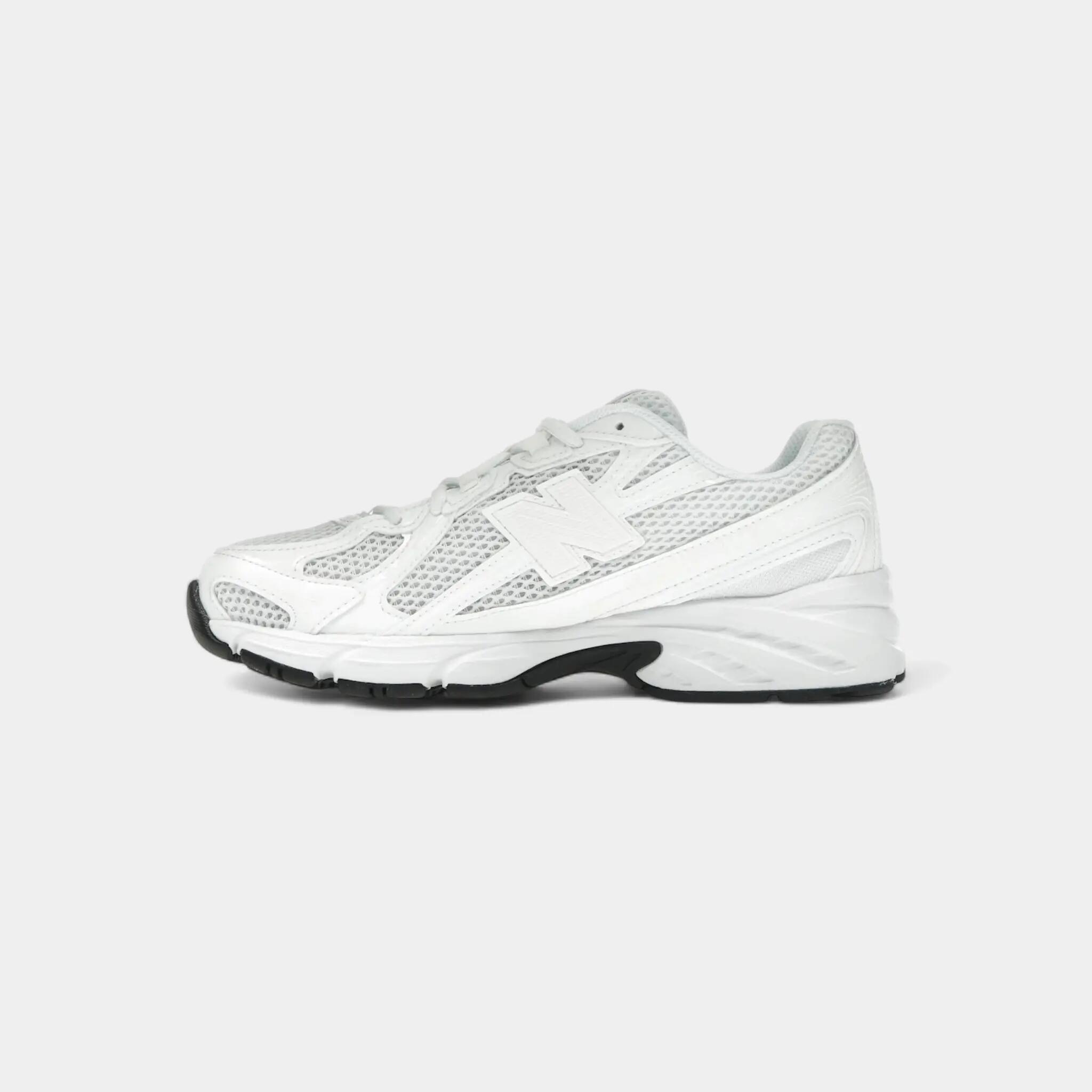 New Balance 740 Triple White 4/5