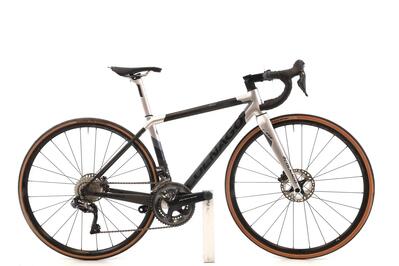 Tweedehands racefiets · colnago c64 di2 11v · goede toestand