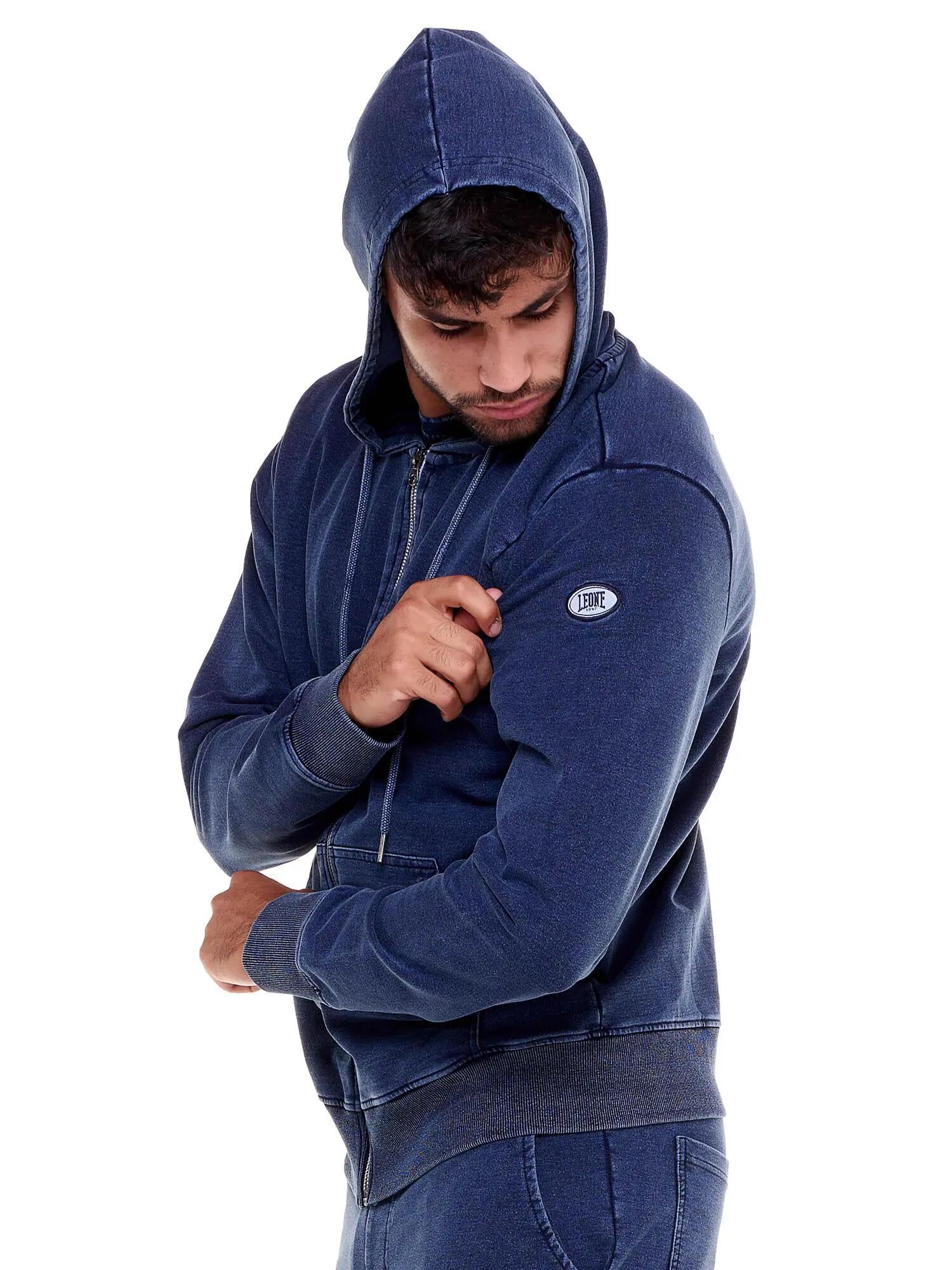Męskie bluzy z kapturem w kolorze indygo denim 5/5