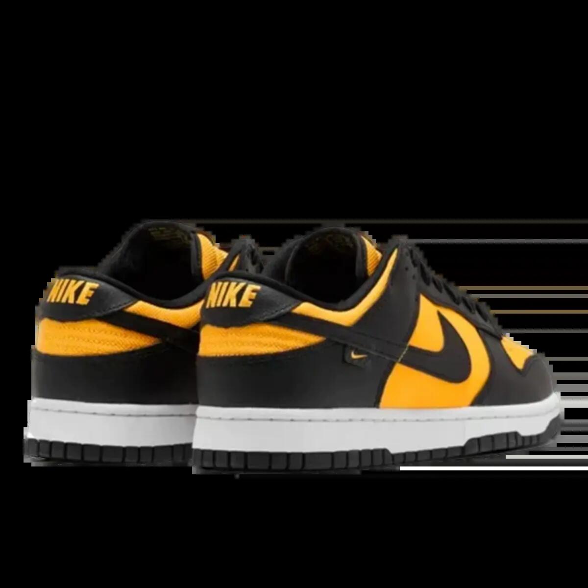 Chaussures  Dunk Low Black University Gold 3/5