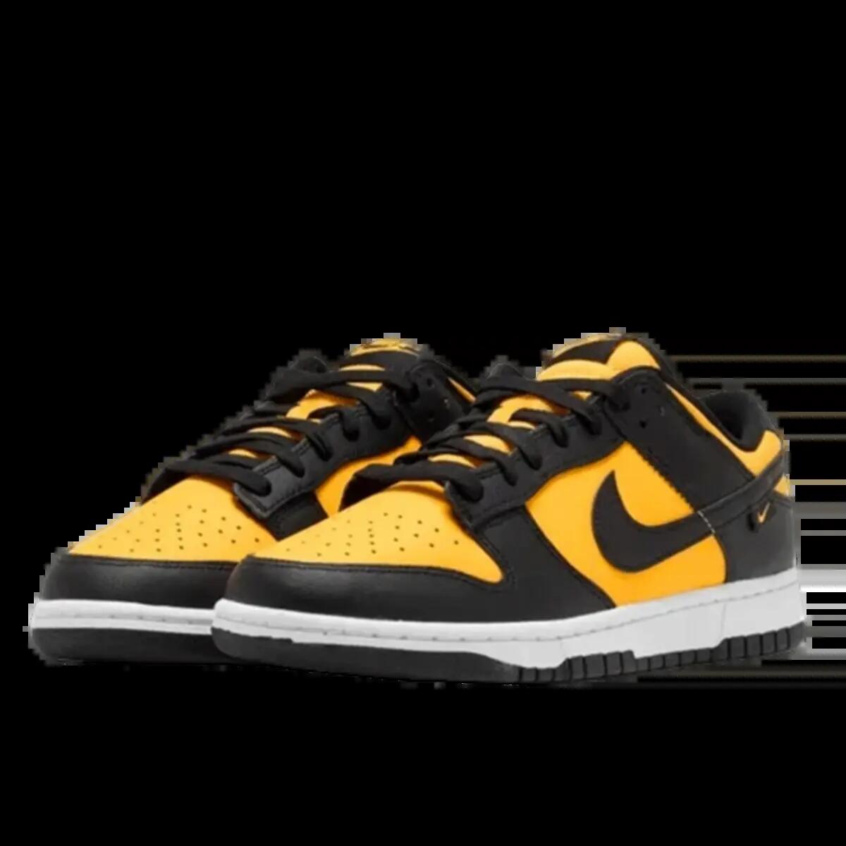 Chaussures  Dunk Low Black University Gold 2/5