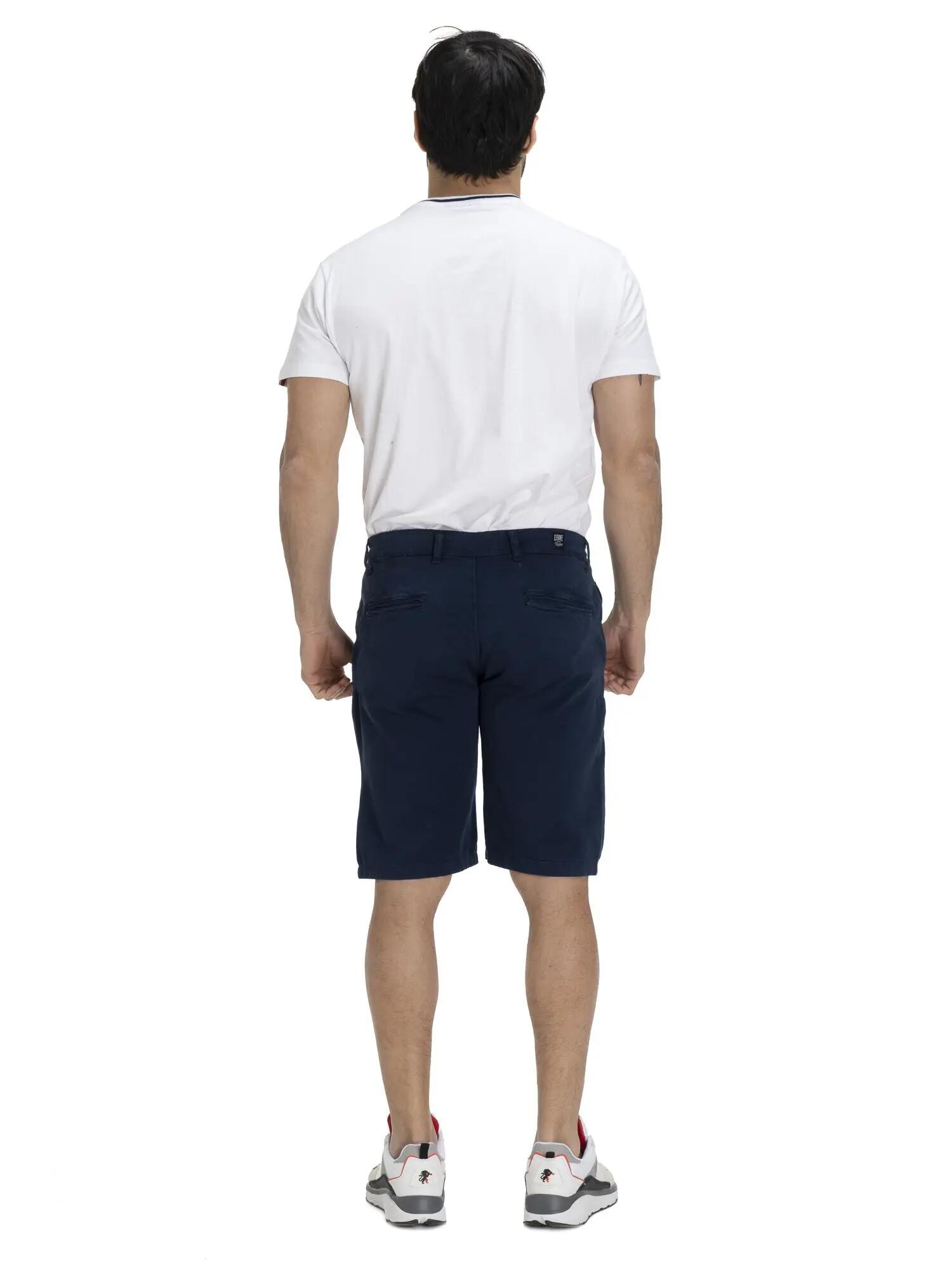 Chino-Shorts für Herren in Erdtönen 4/6