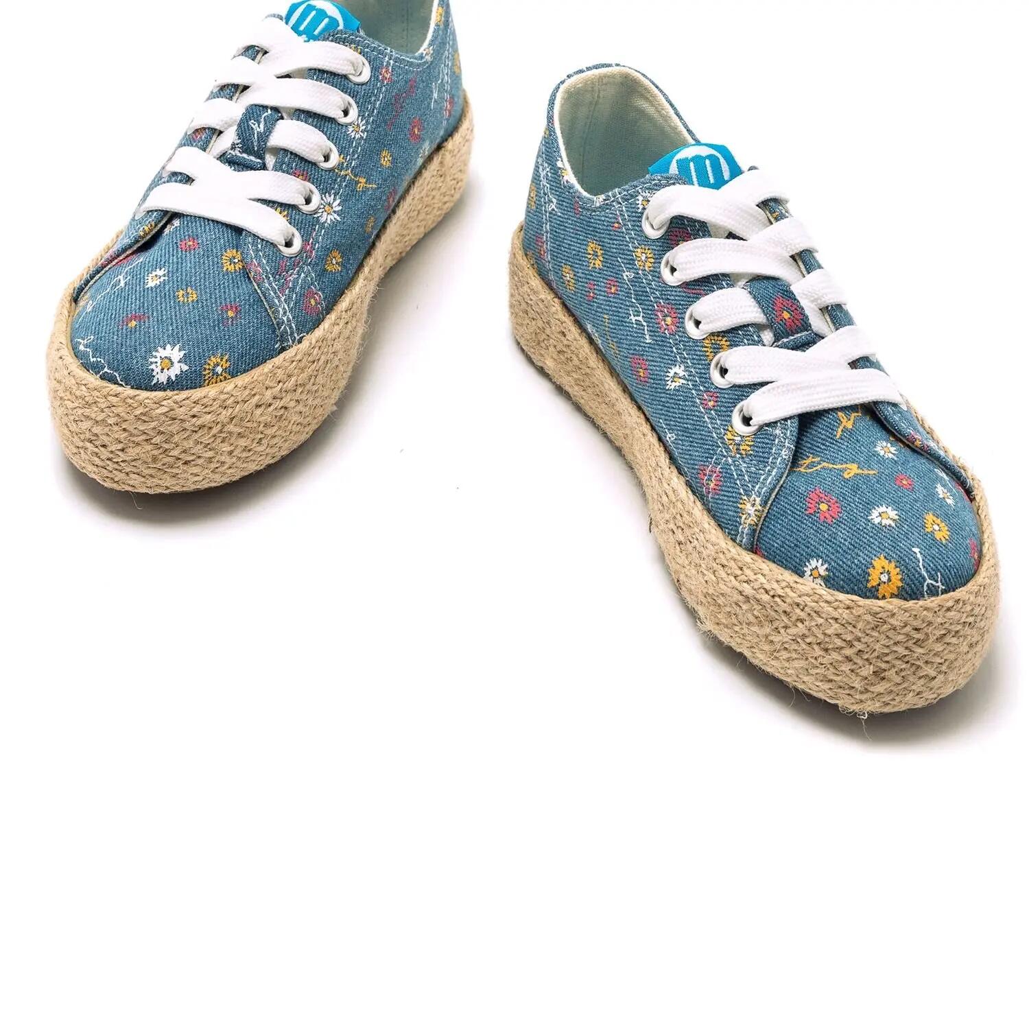 Schoen Mustang model 48912-C55366 voor unisex jongens 6/7