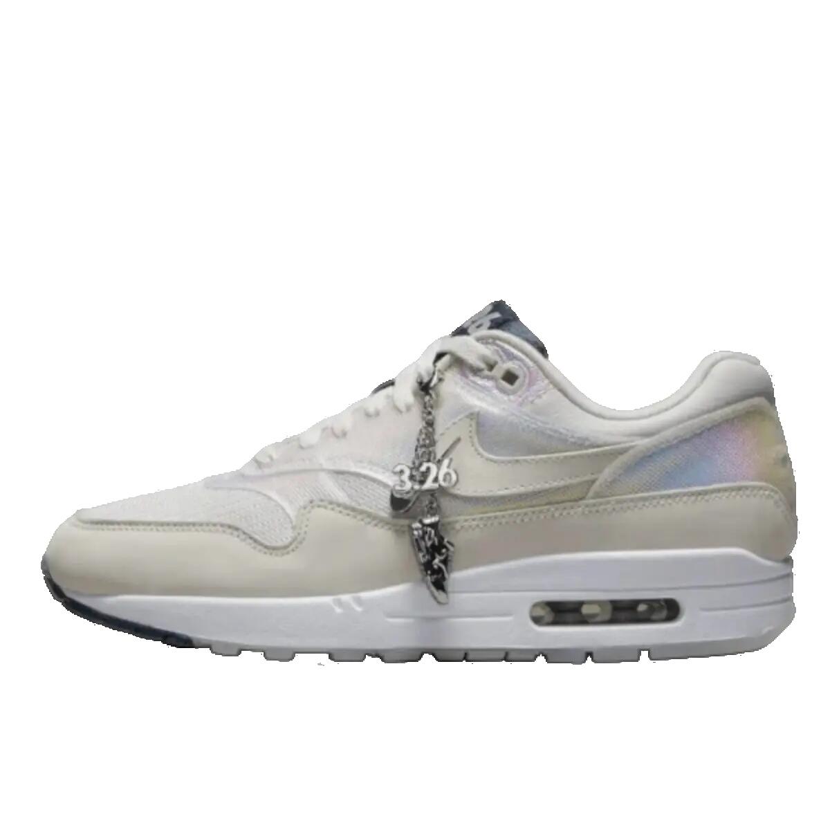 NIKE picture