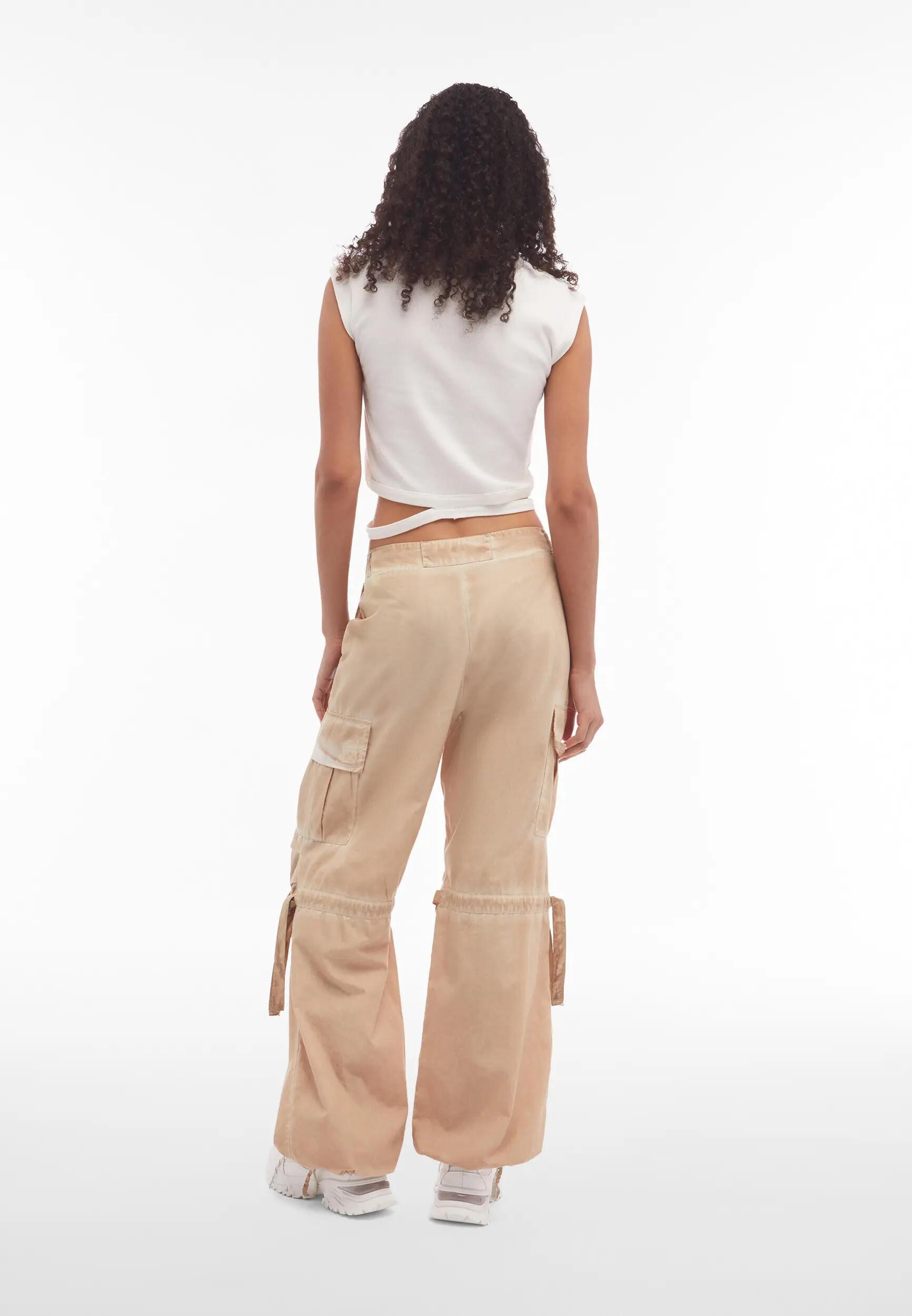 Pantalon cargo pour femmes en popeline à effet usé 3/7